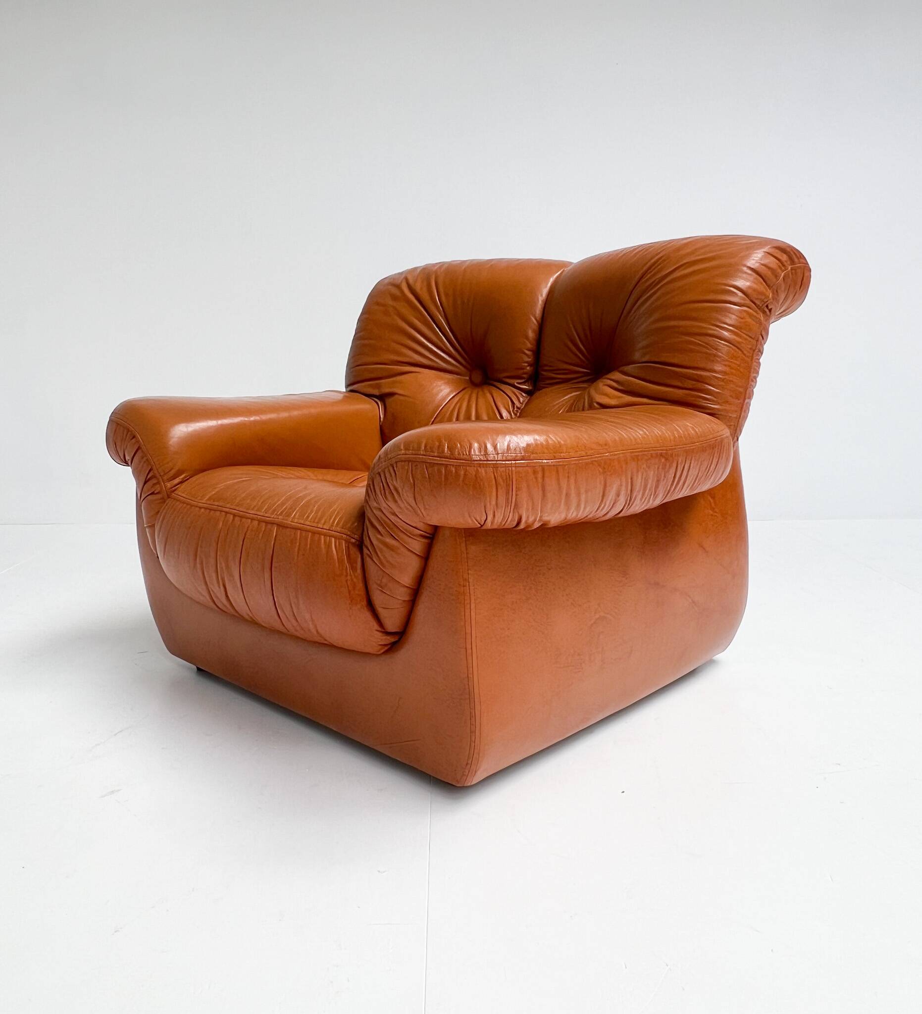 Cognac colored leather Pellerossi lounge chair, 1960s