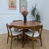 Scandinavian extendable round table