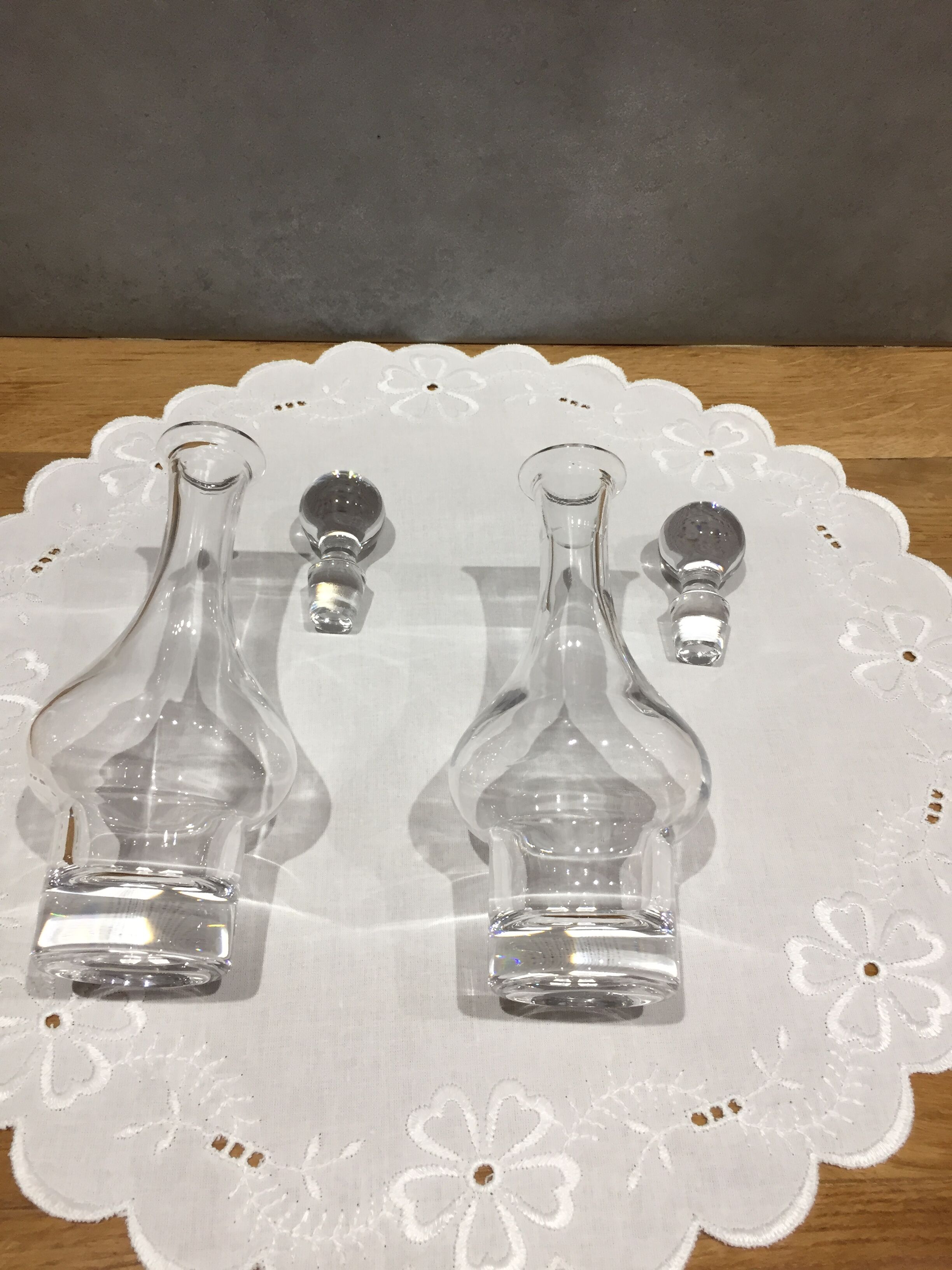 Servant service or set with glass and silver metal condiments