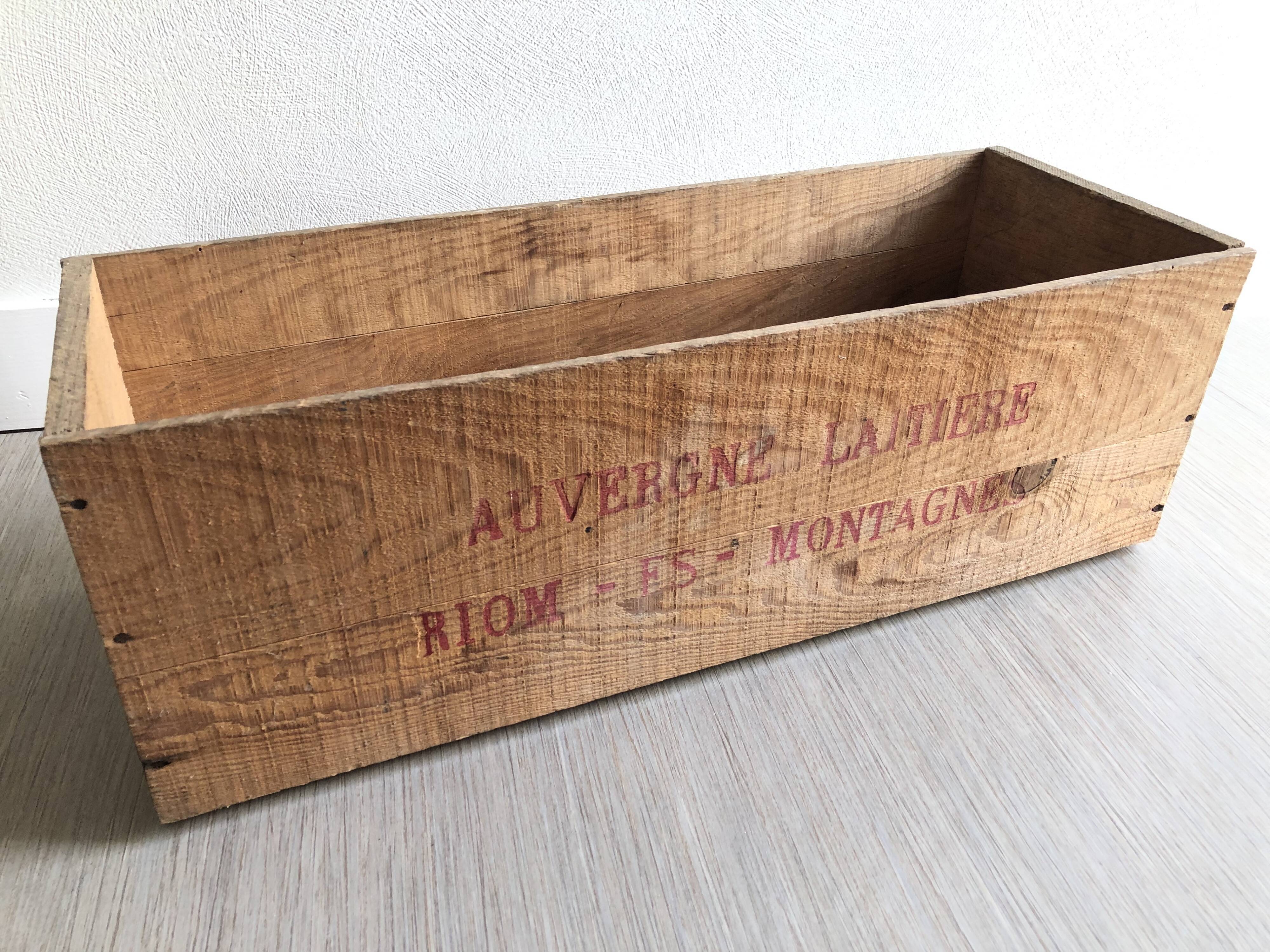 Wood advertising box "Auvergne dairy"