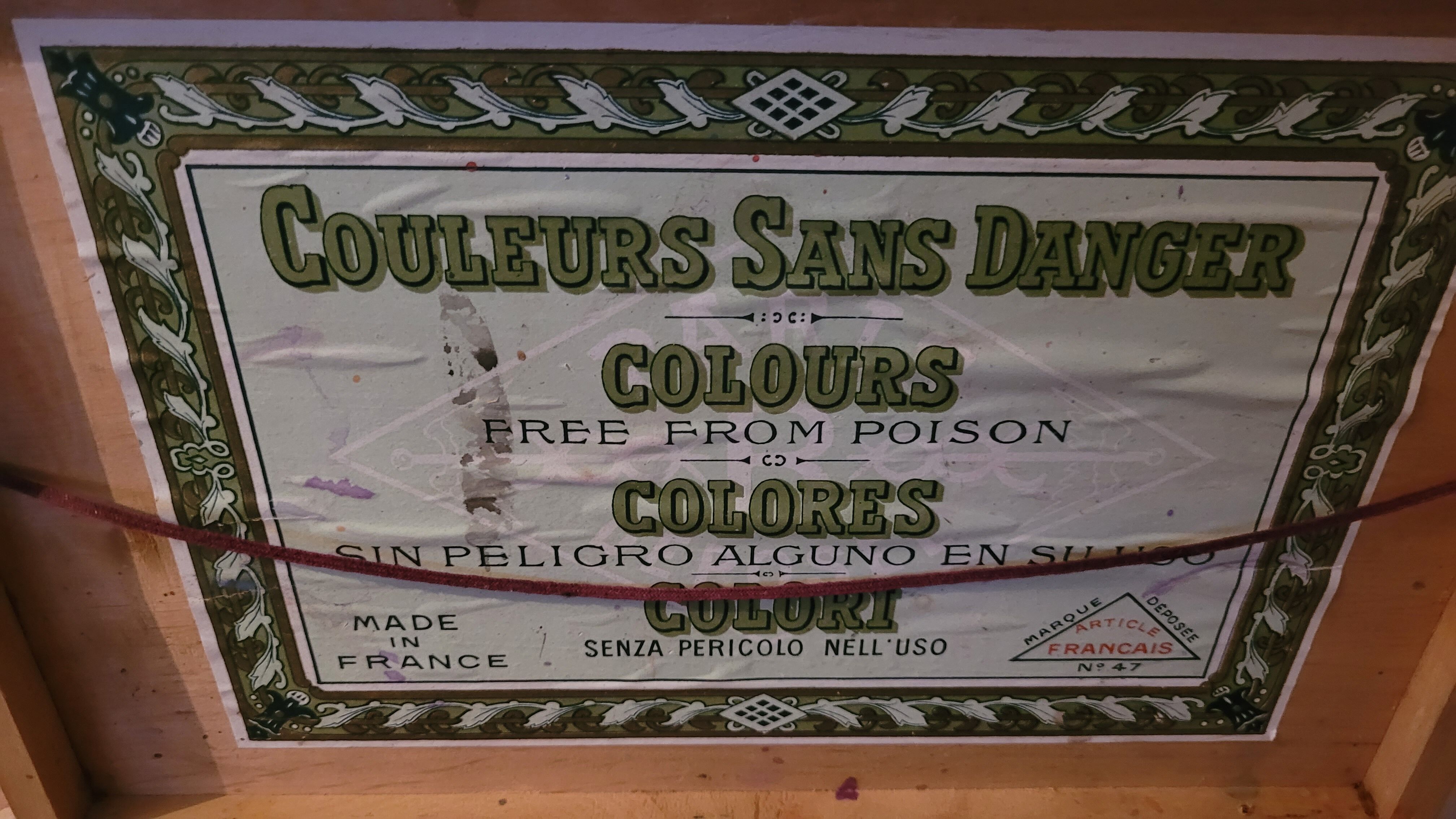 Old paint palette "Safe Colors"