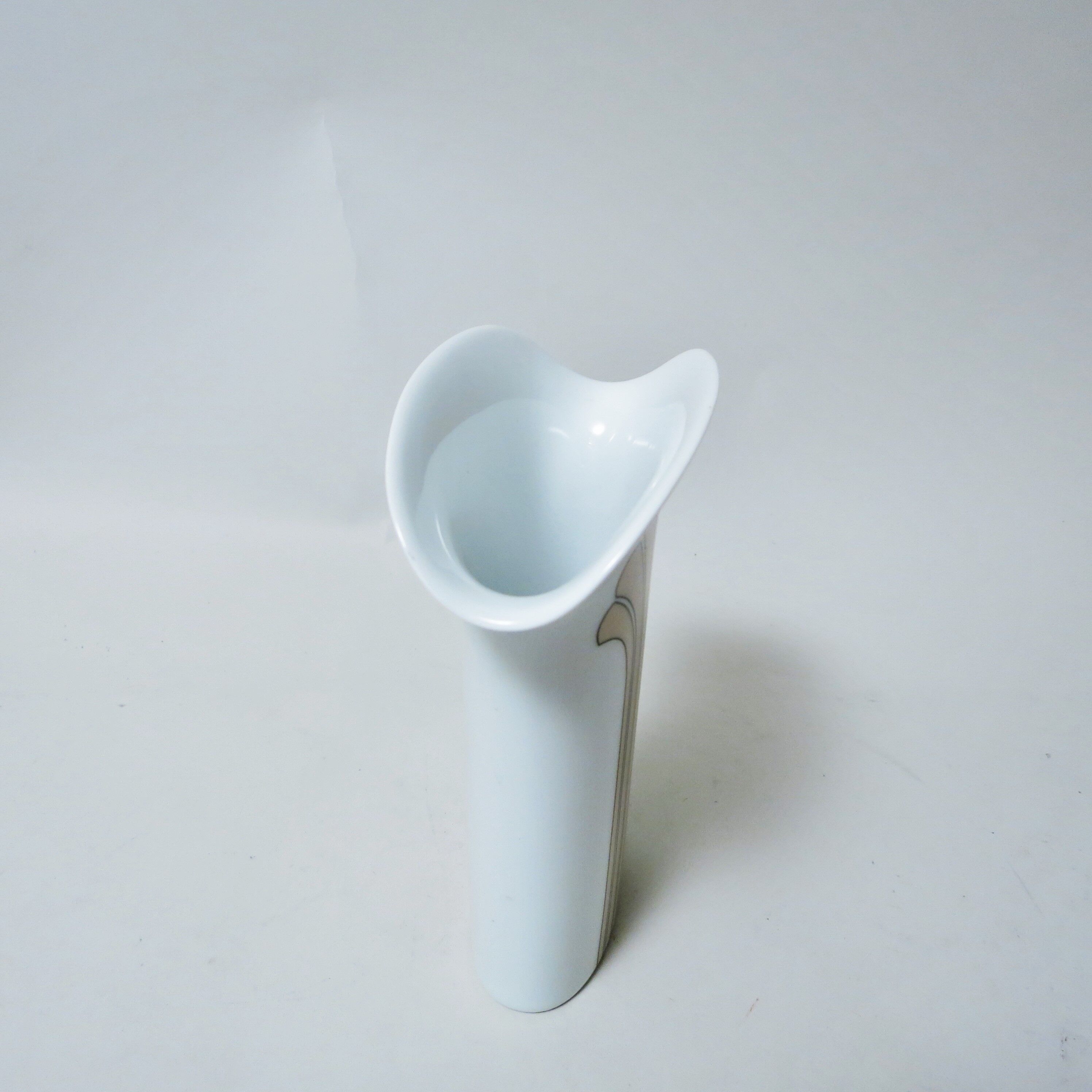 Vase en porcelaine à decior de palme