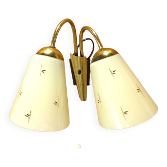 Wandlamp goudkleur en 2 glazen kappen vintage