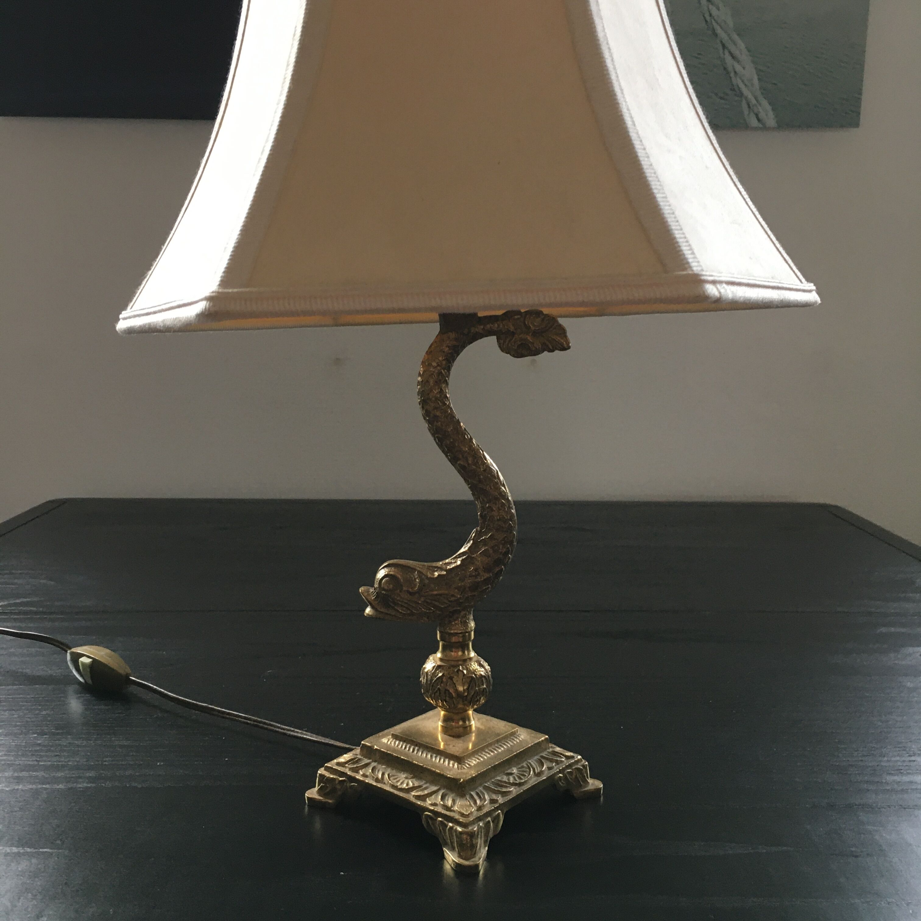 Golden bronze fish lamp