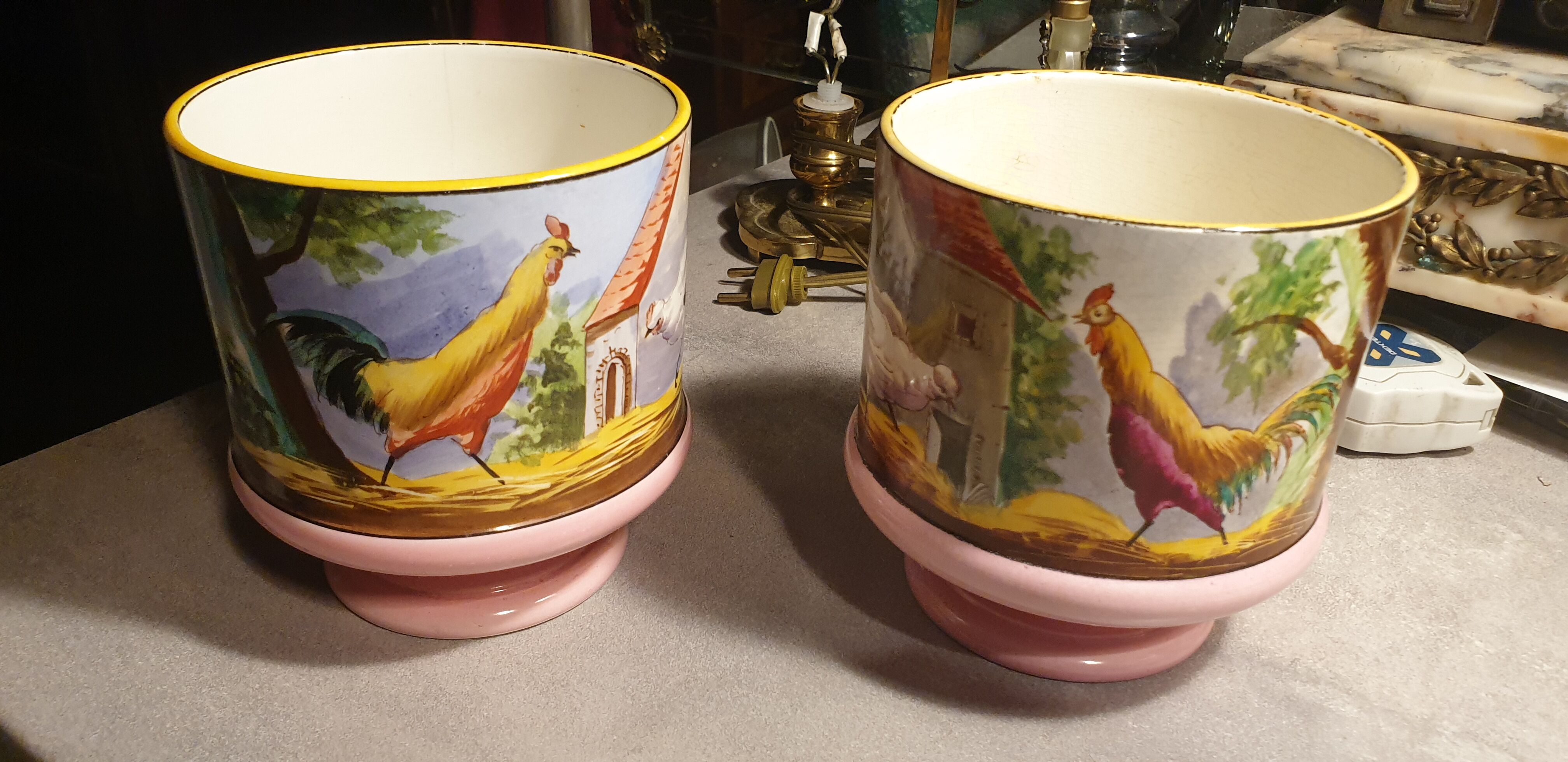 Ceramic pot cover decor with chickens