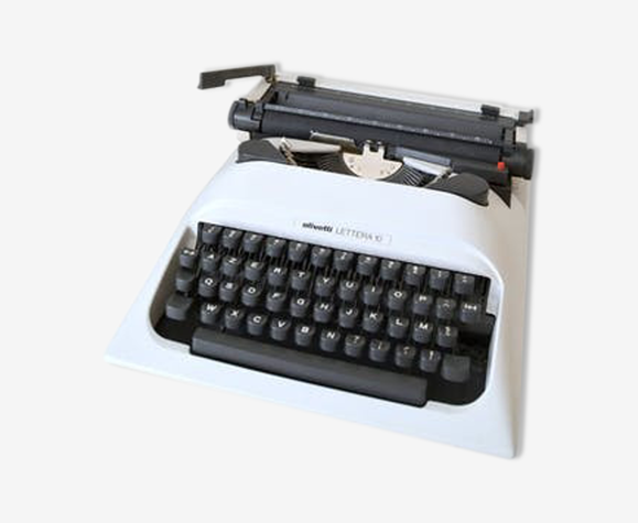 Machine à écrire Olliveti Lettera 10 blanche