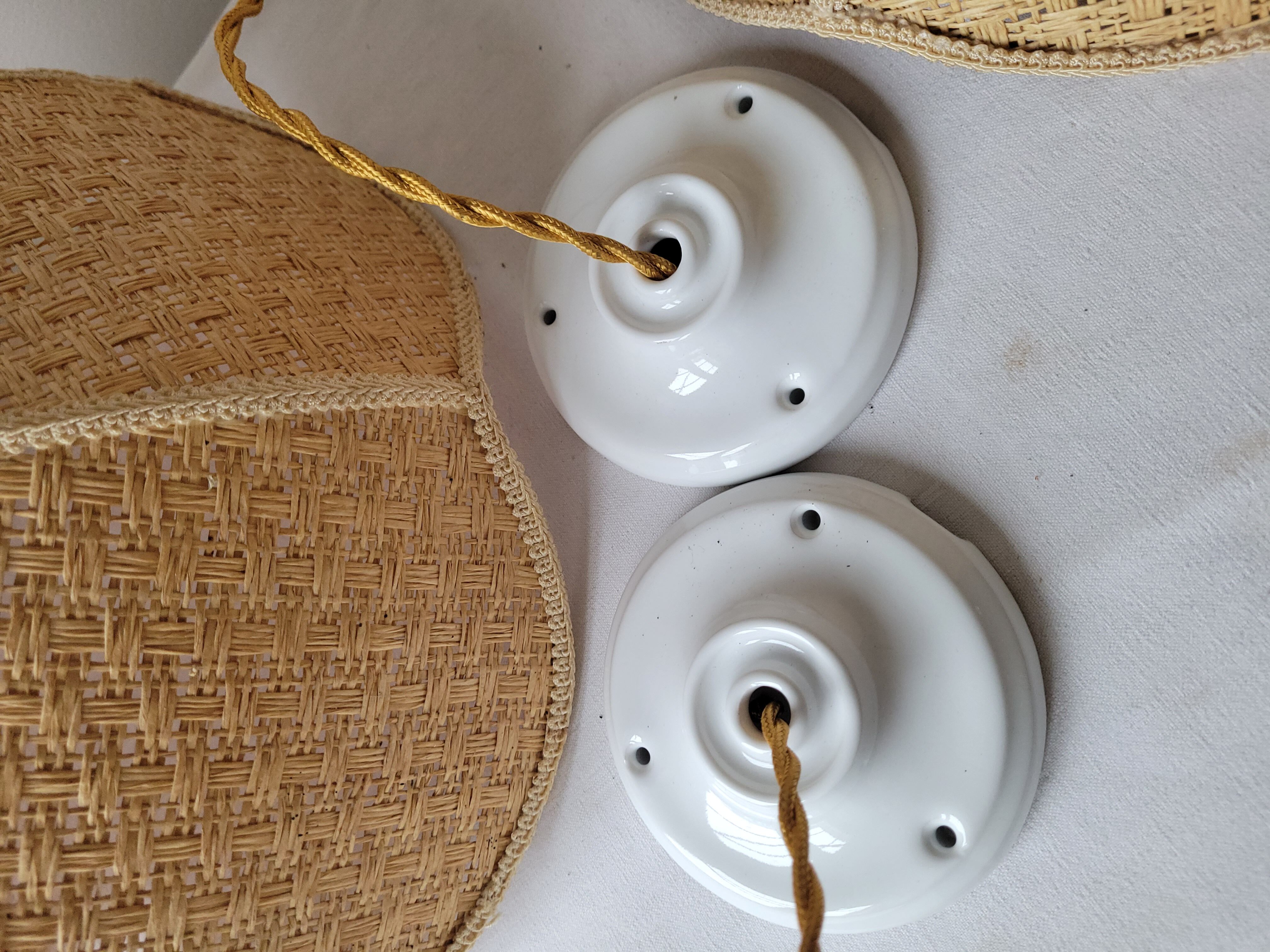 Duo of suspensions in rabane