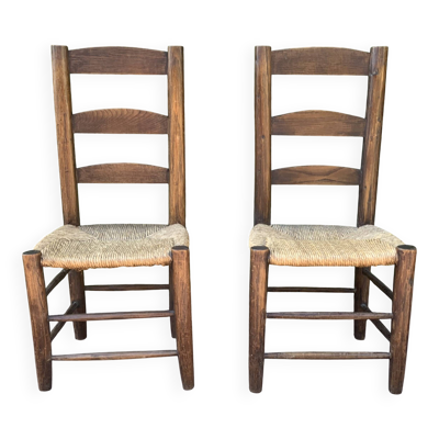 Paire de chaises paillées artisanales en chêne massif