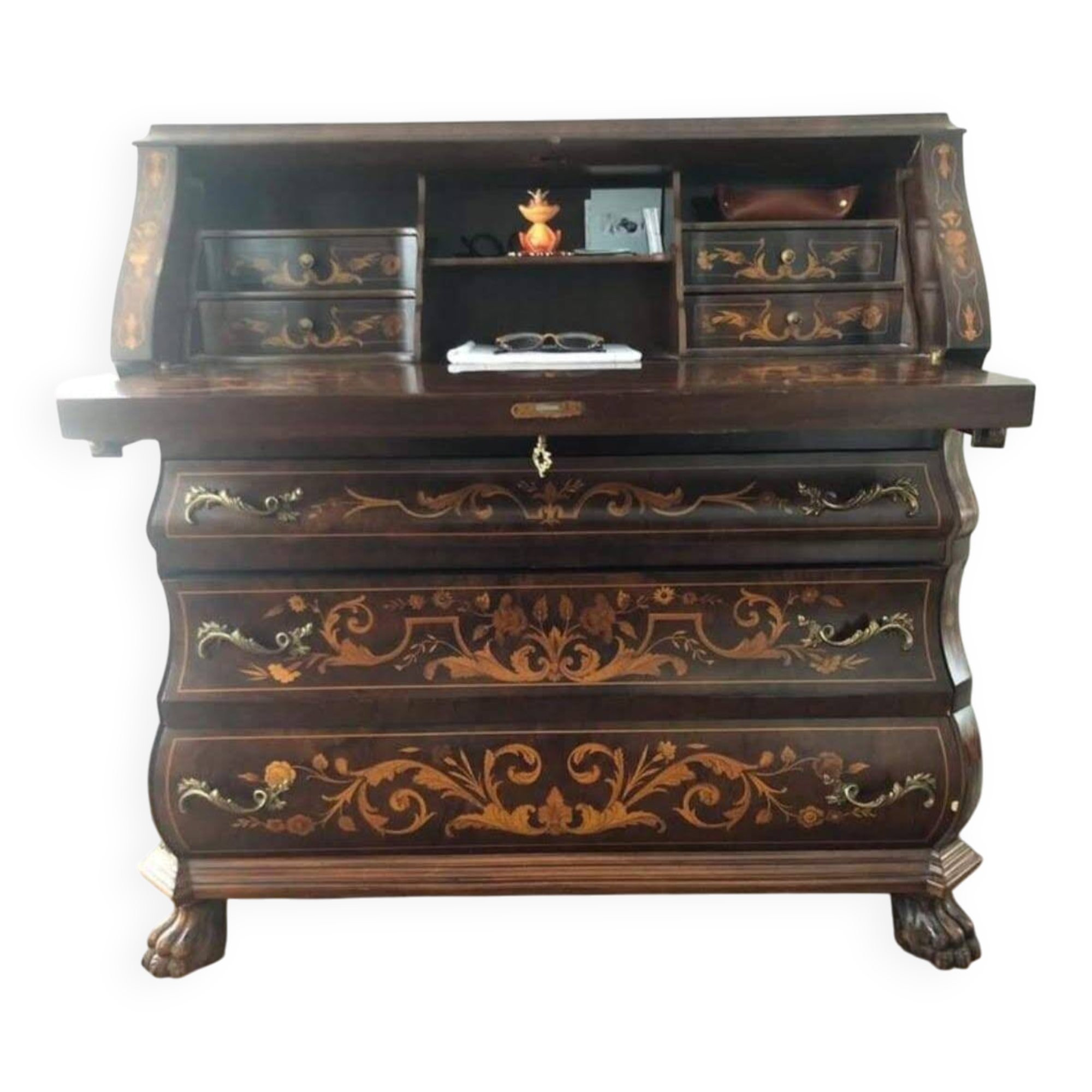 Bureau en acajou de style Chippendale à plateau incliné, années 1950