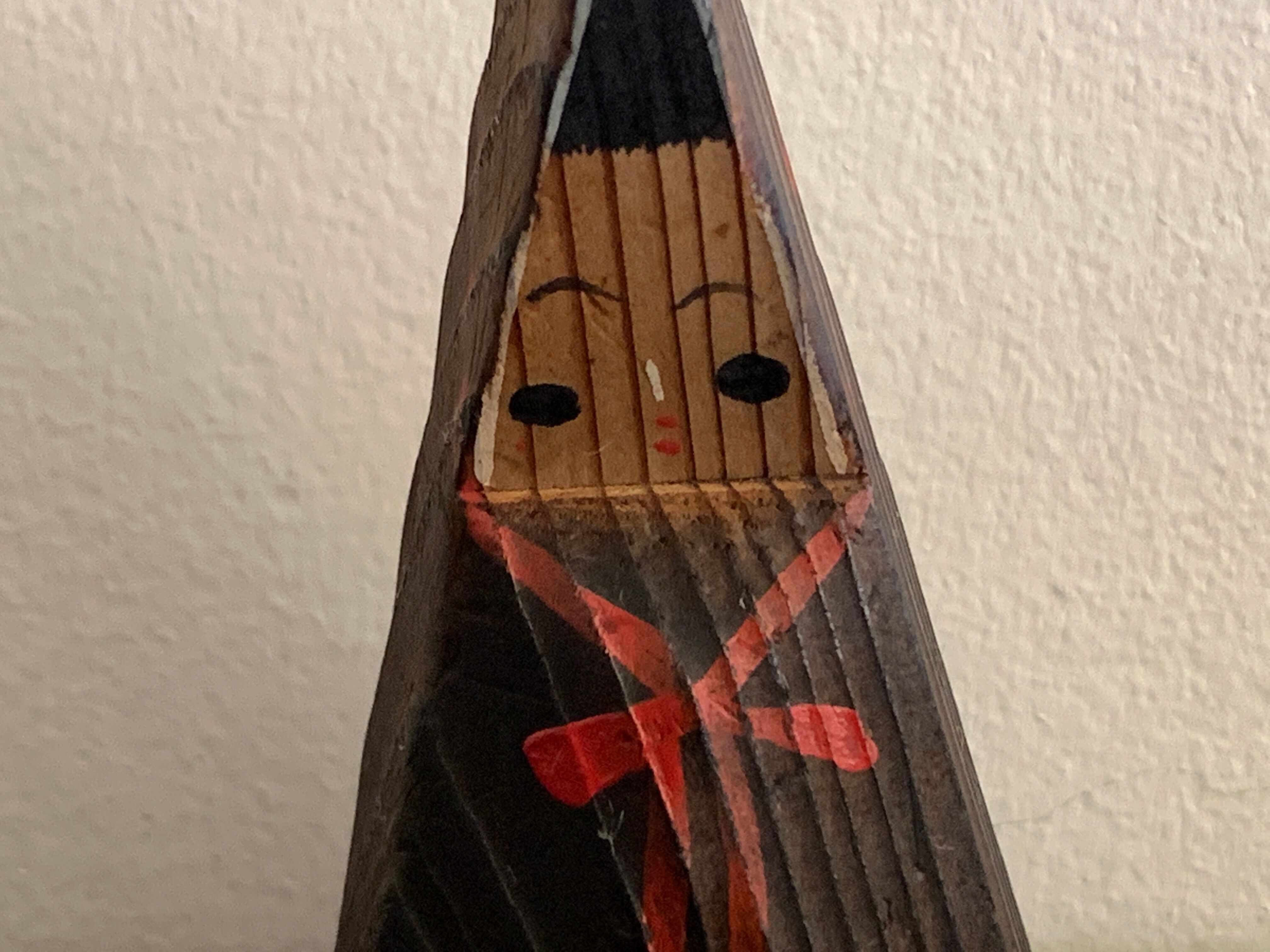 2 Japanese wooden dolls Kokeshi Yulinko