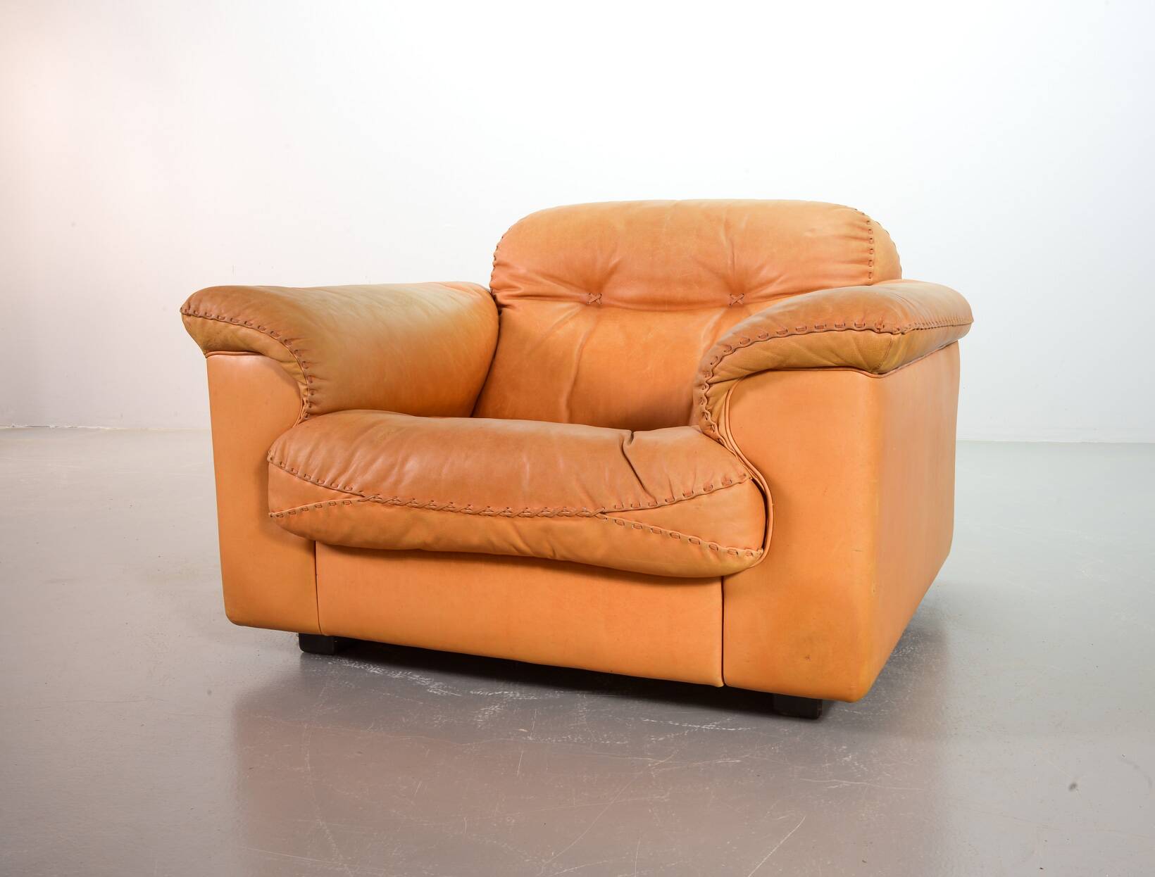 Striking De Sede DS101 Cognac Leather Lounge Chair DS17. Switzerland, 1970s