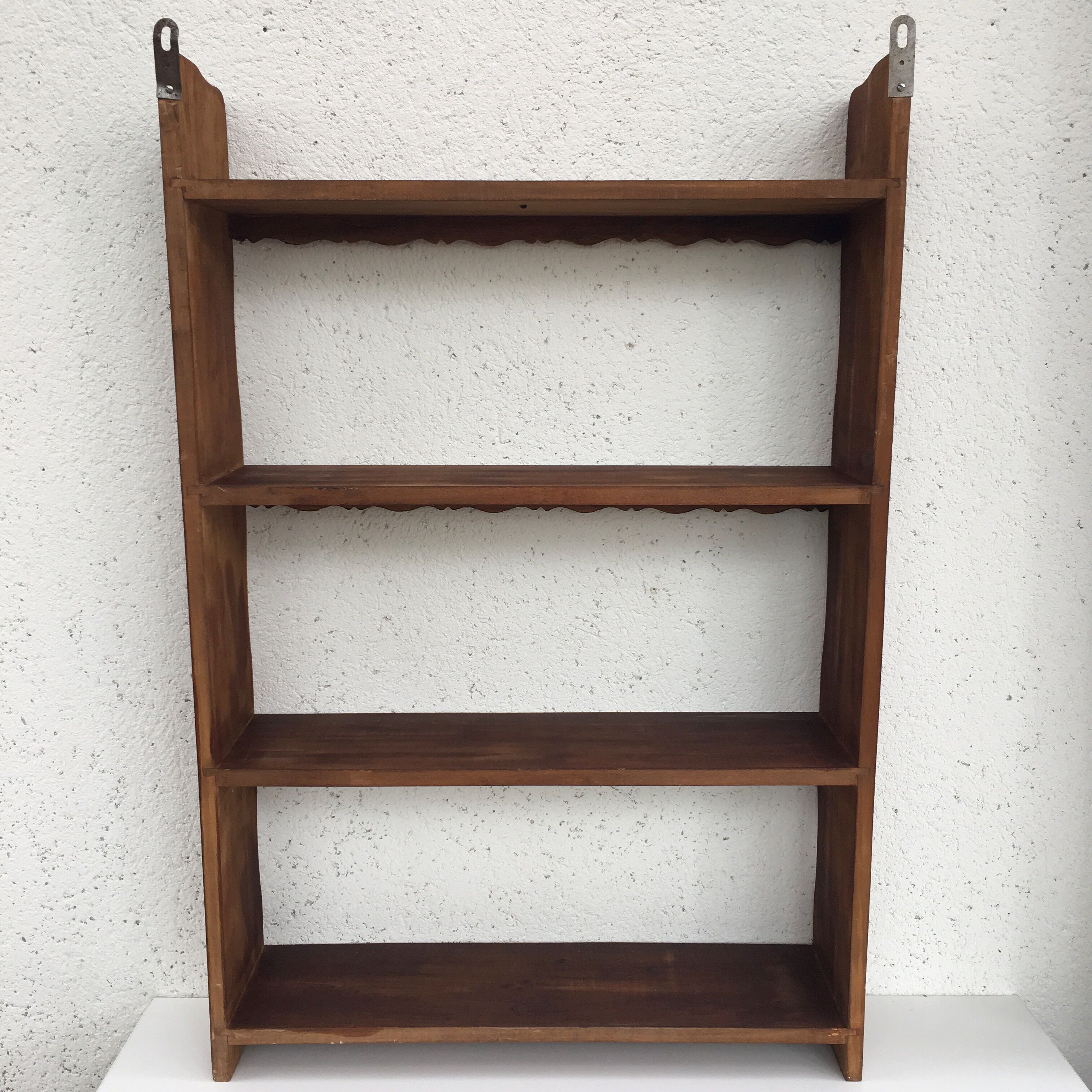 Large shelf wall in wood with friezes