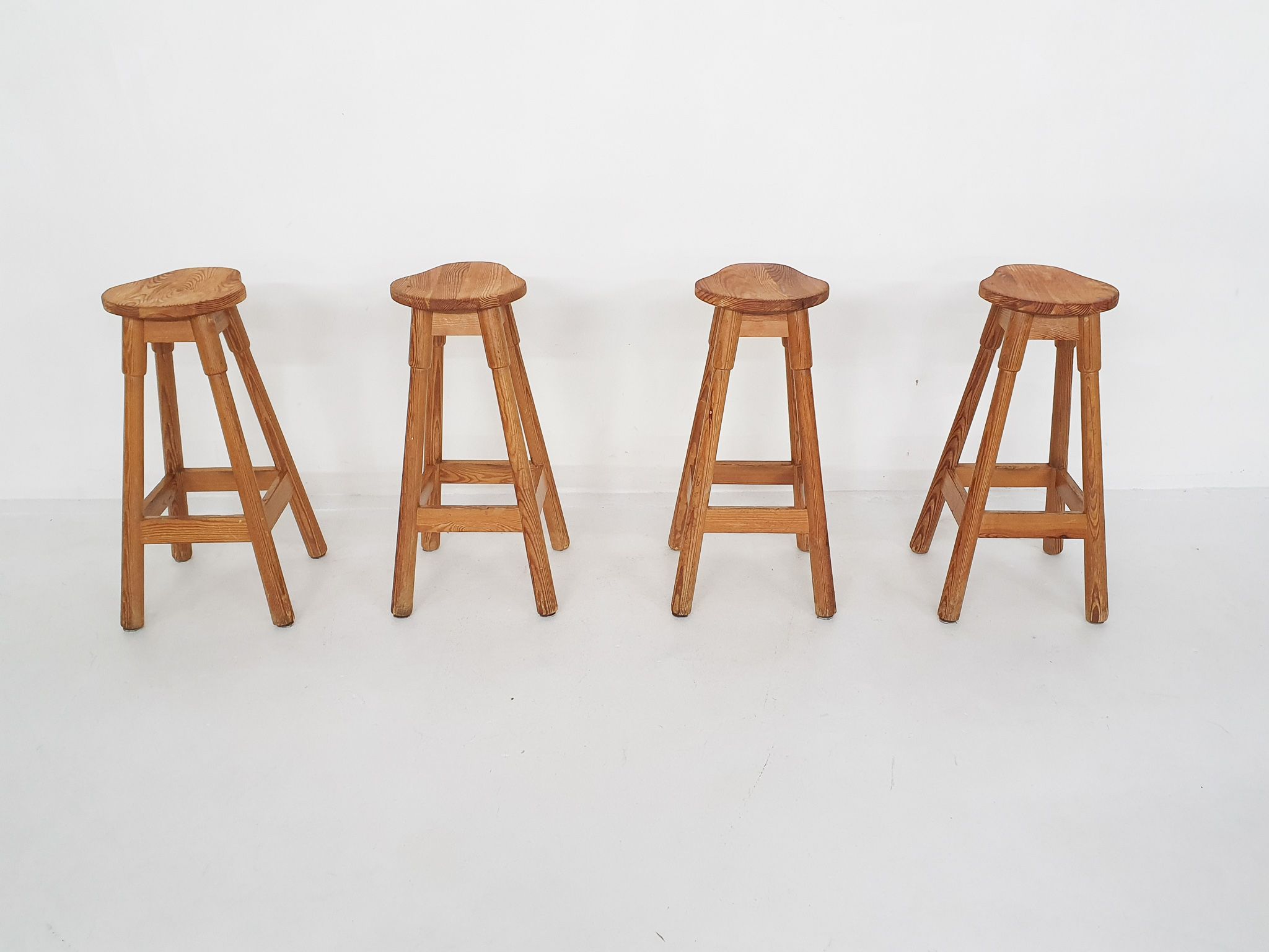 Tabourets de bar scandinaves modernes en pin des années 1970