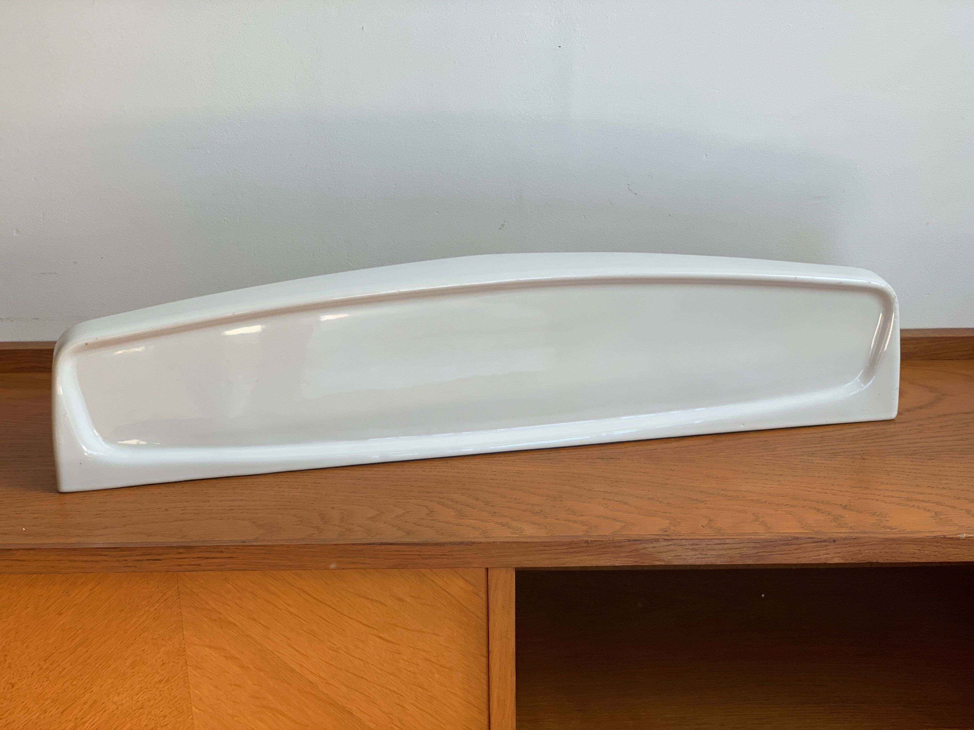Ceramic shelf shelf