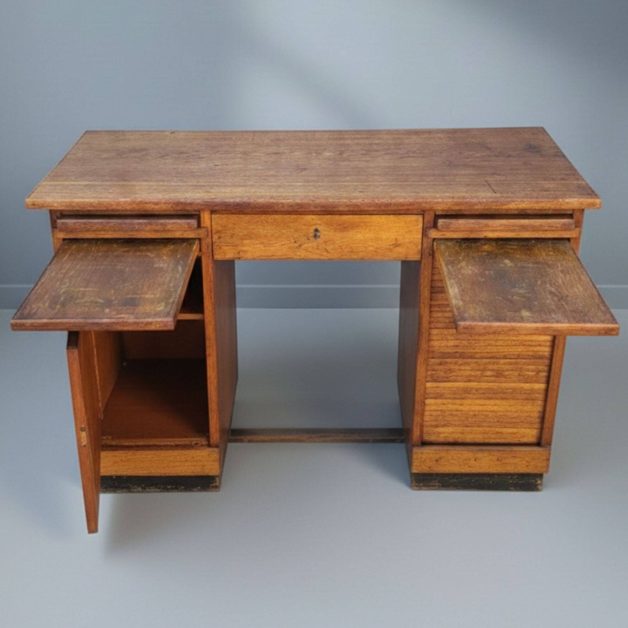 Bureau à rouleau en chêne, Tchécoslovaquie, années 1930