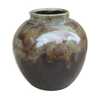 Pointed sandstone ball vase
