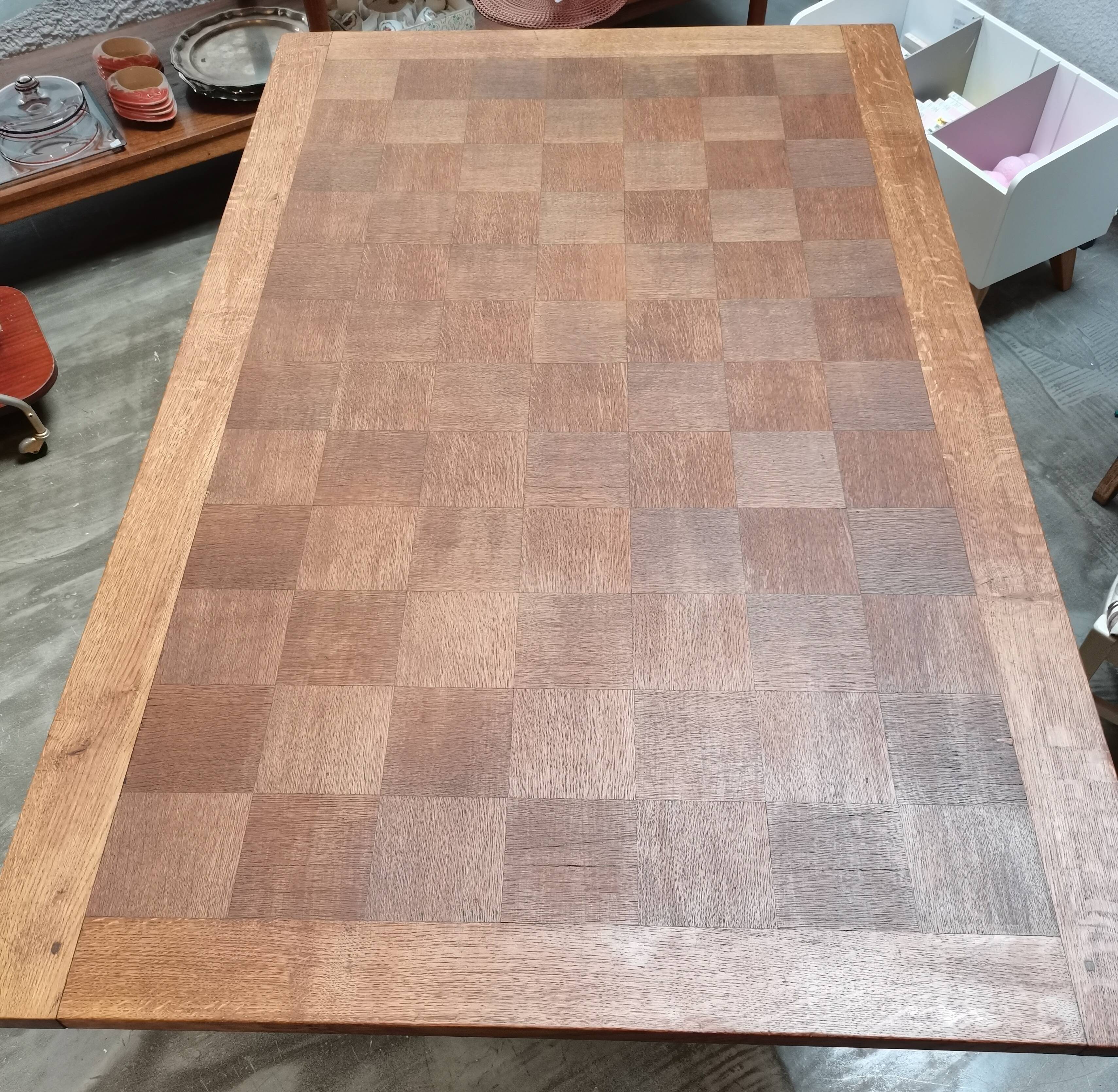 Old table in chene with extension cords