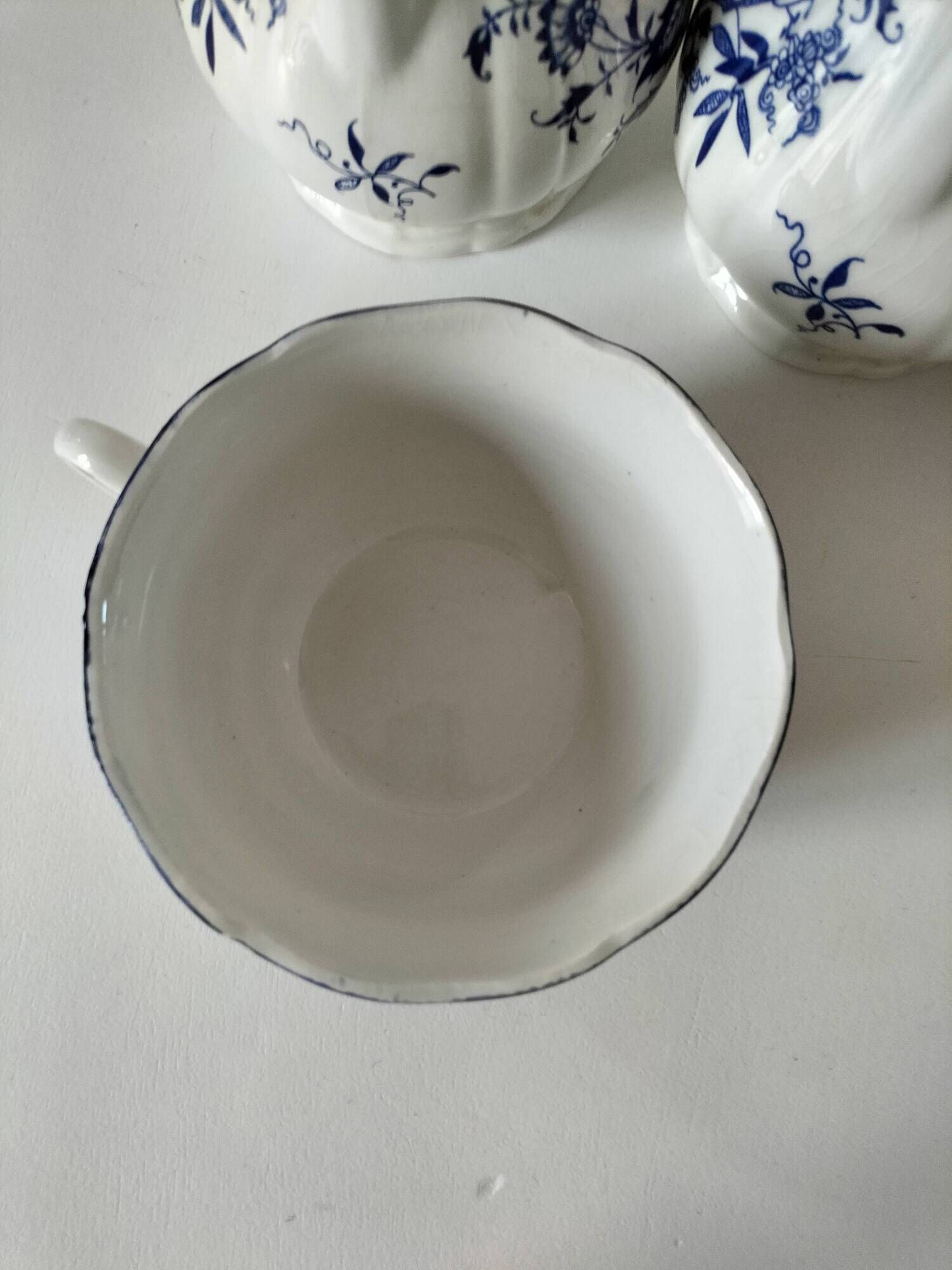Trio of jugs and cup Sarreguemines Lancaster decoration