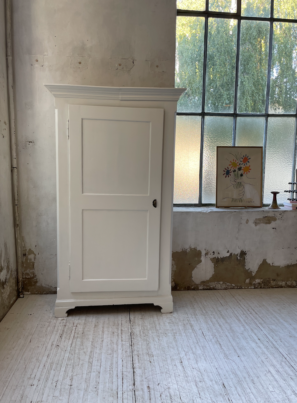 White cutter cabinet