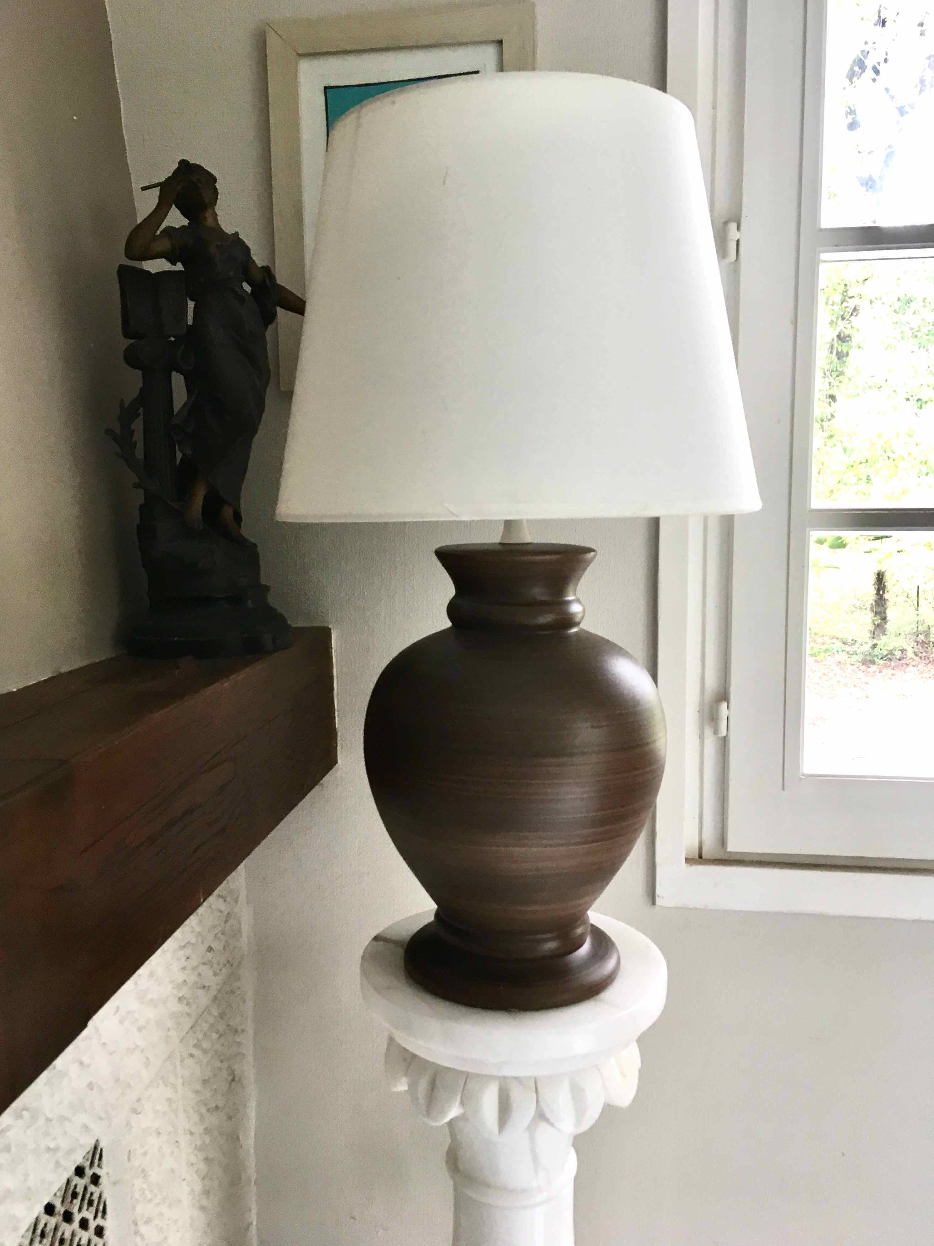 Lampe pied en terre cuite