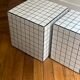 Table d'appoint cube Lulu carrelage mosaïque blanc joint noir  bout de canapé