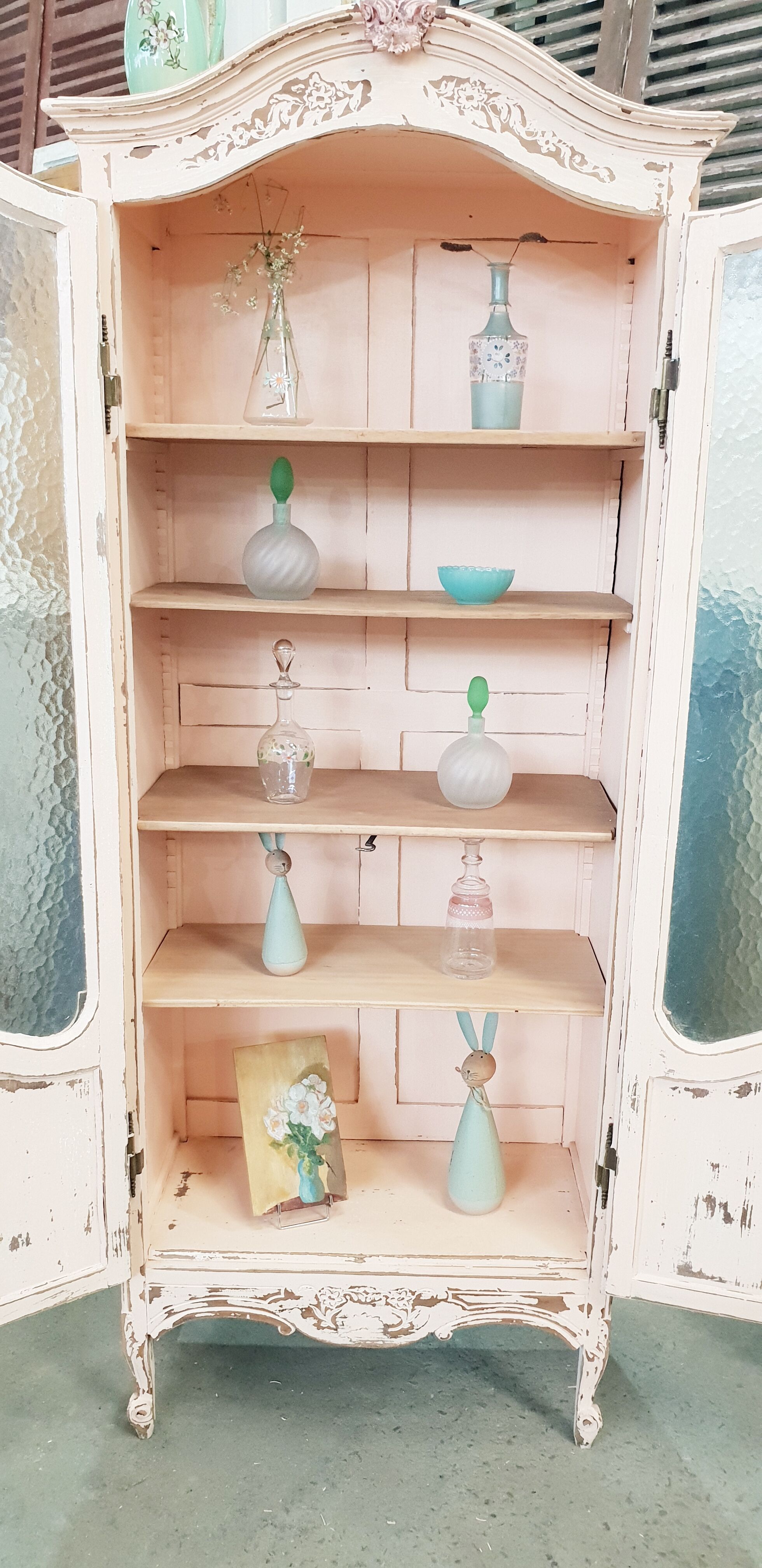Glass cabinet