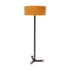 lampadaire en métal
