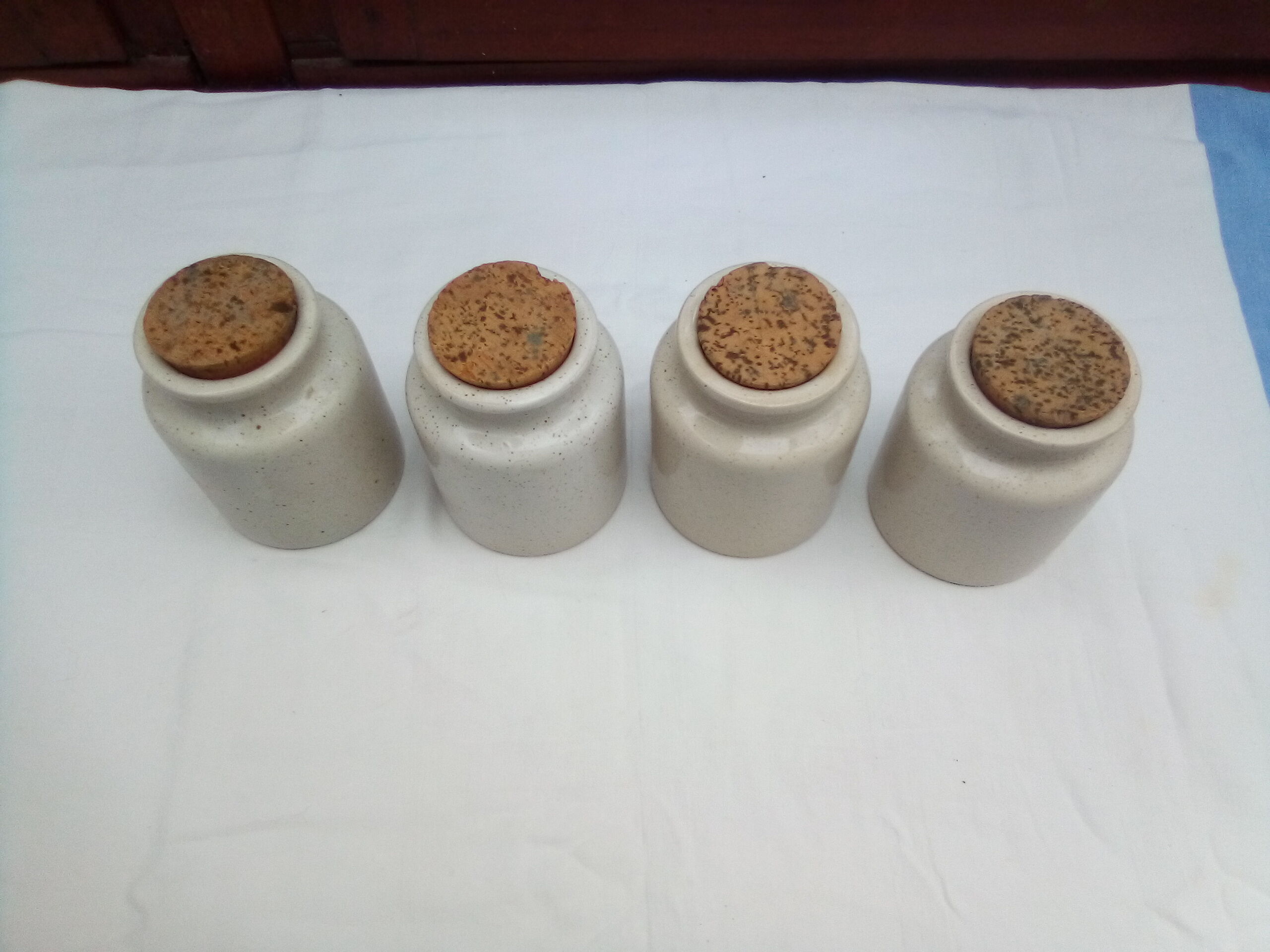 Lot de 4 bocaux en grès
