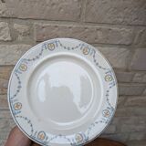 Ancienne assiette sur piédouche plat de service Longwy modèle Moselle
