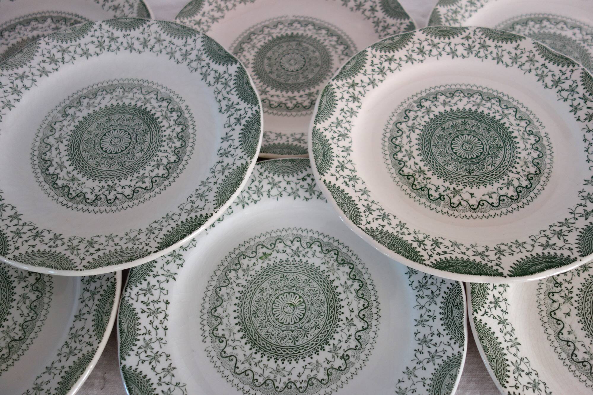 8 flat plates Fine Ware earthenware