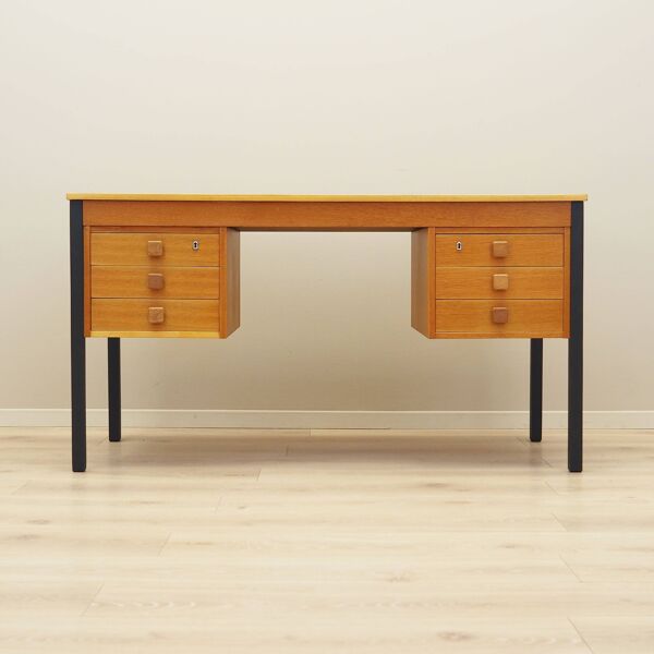 Bureau en frêne, design danois, années 1970, fabricant : Domino Møbler