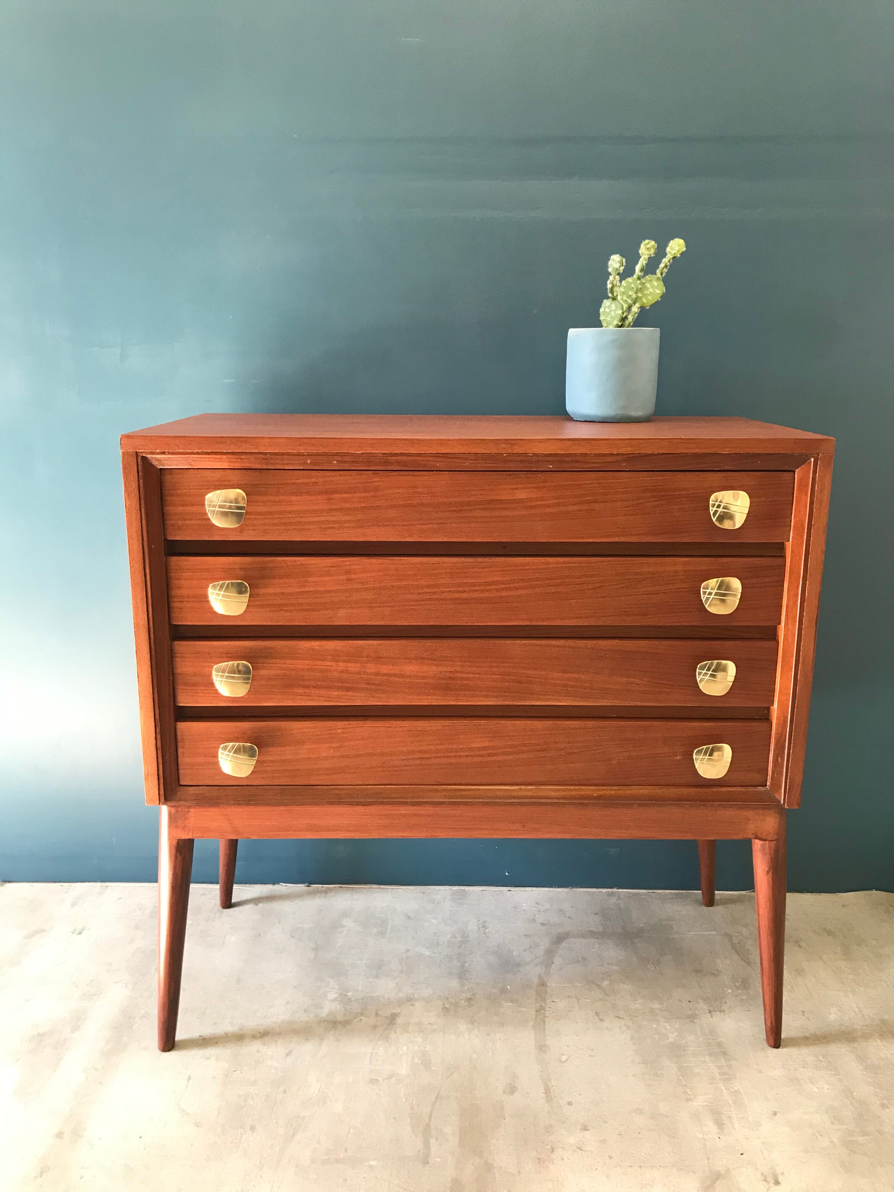 Chest of drawers 4 vintage drawers