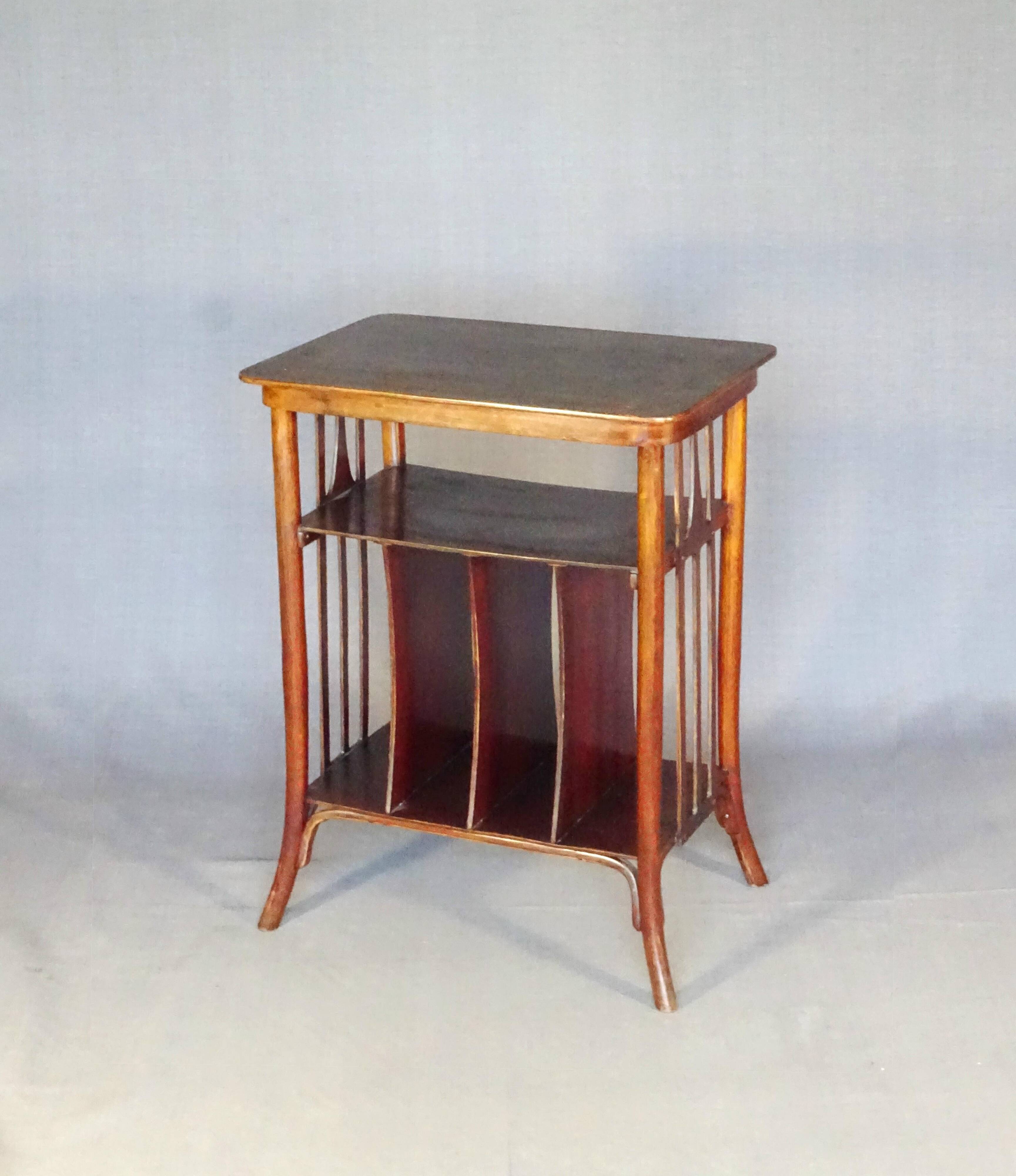 Table à partition N°1075 par Kohn 1905, no Thonet