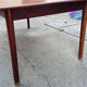 Table scandinave