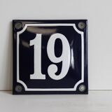 Enamelled rush plate