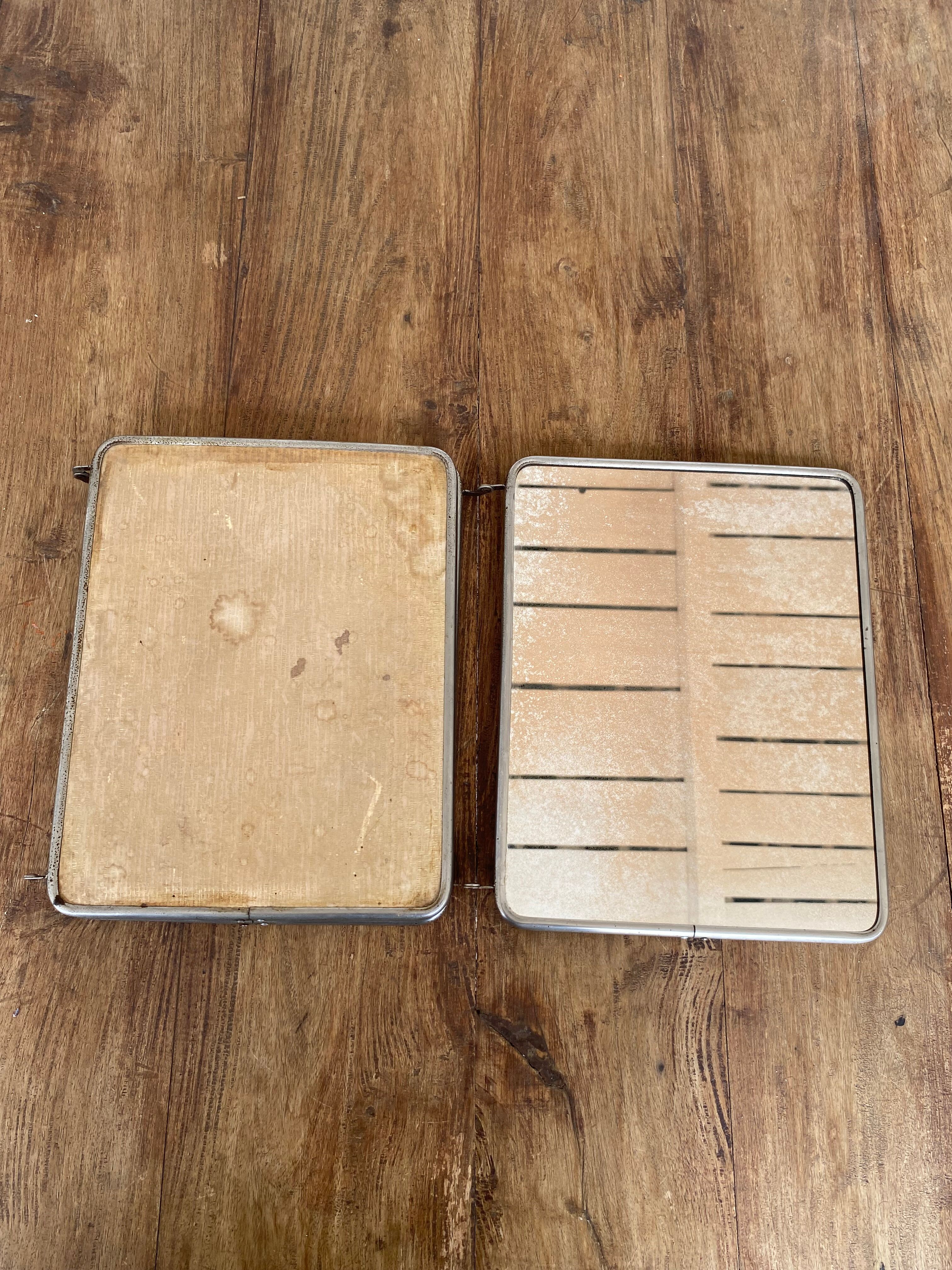 Barber's triptych mirror