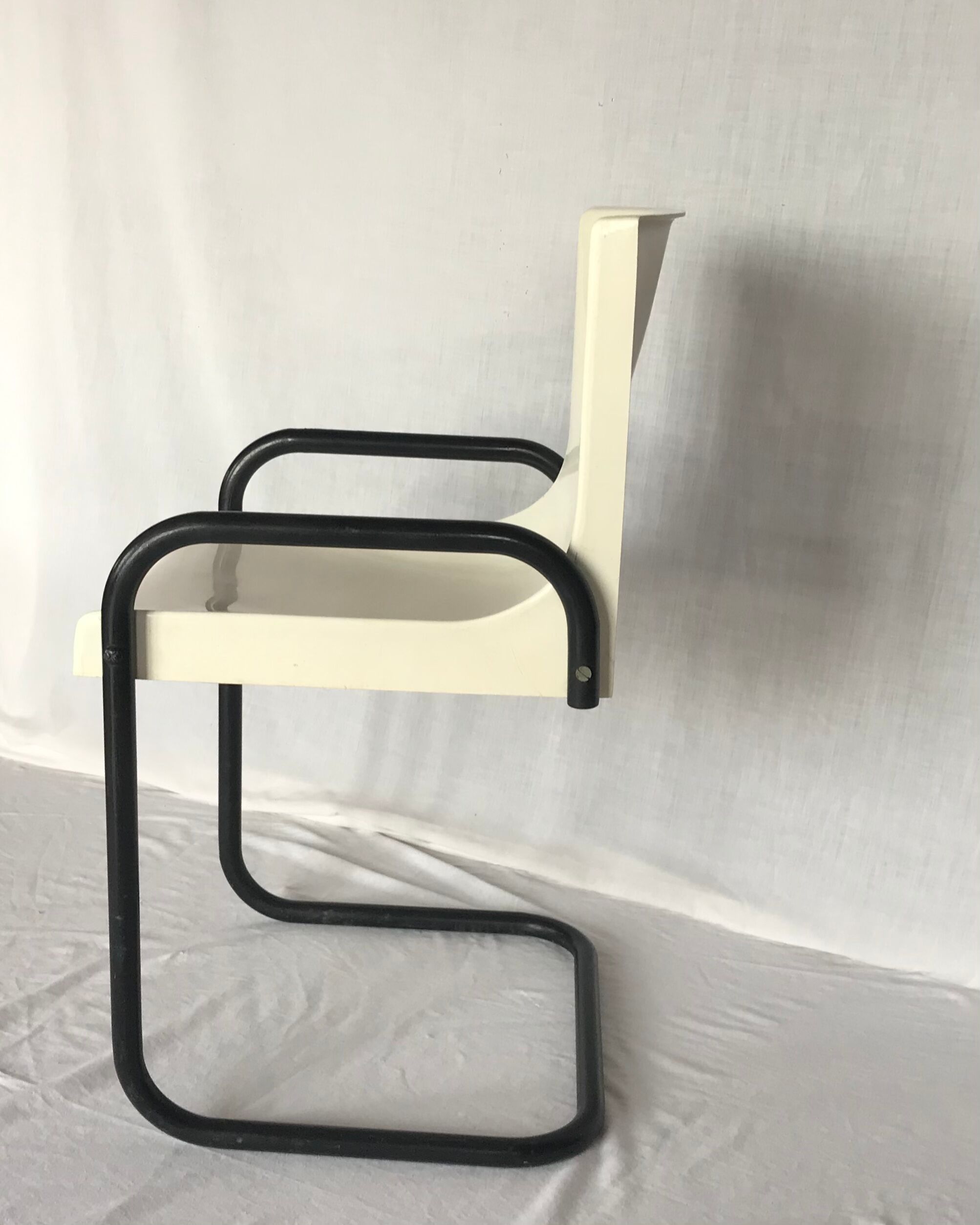 Monocoque chair Meubles Gautier 1970