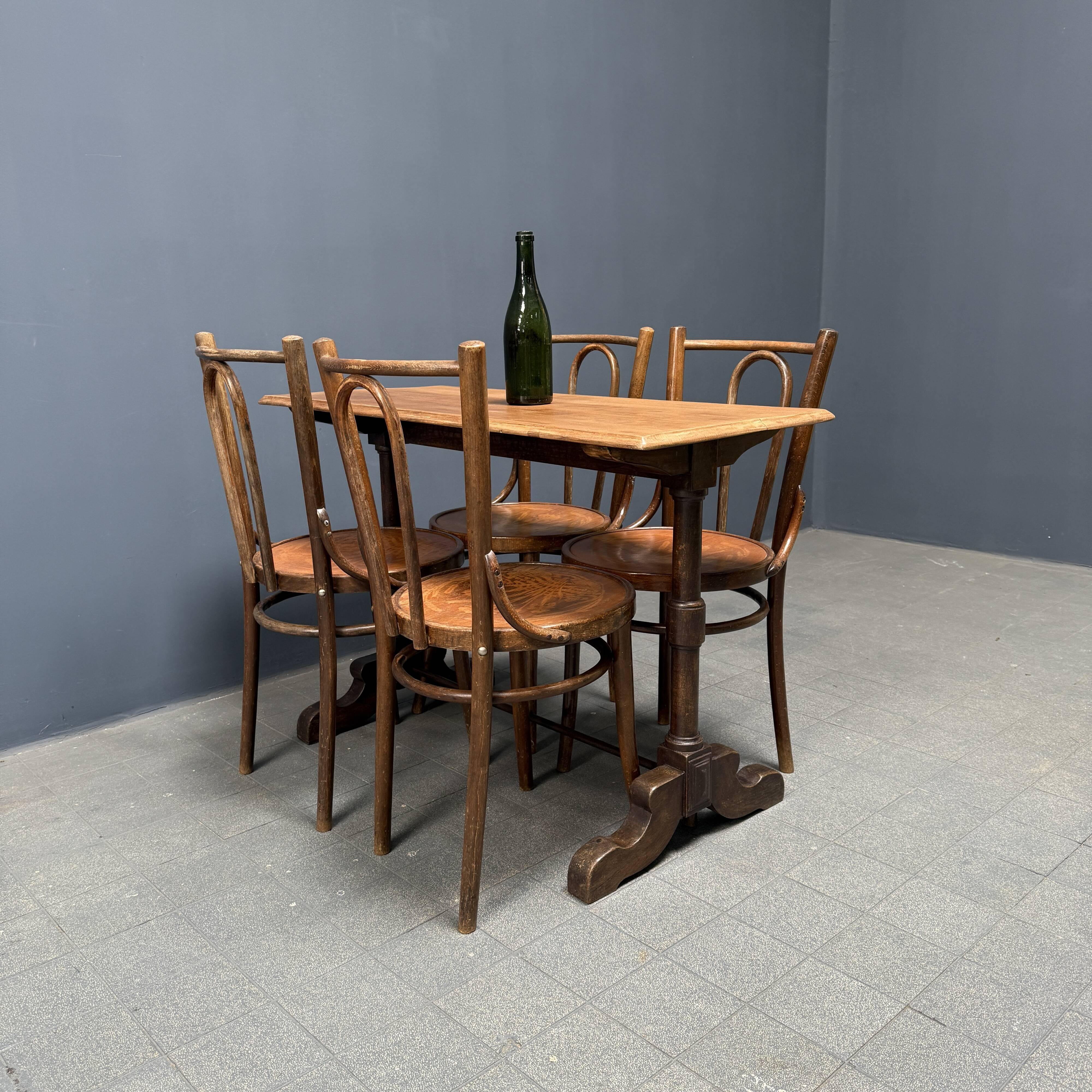 Table de bistrot ancienne française avec plateau en bois d'orme clair