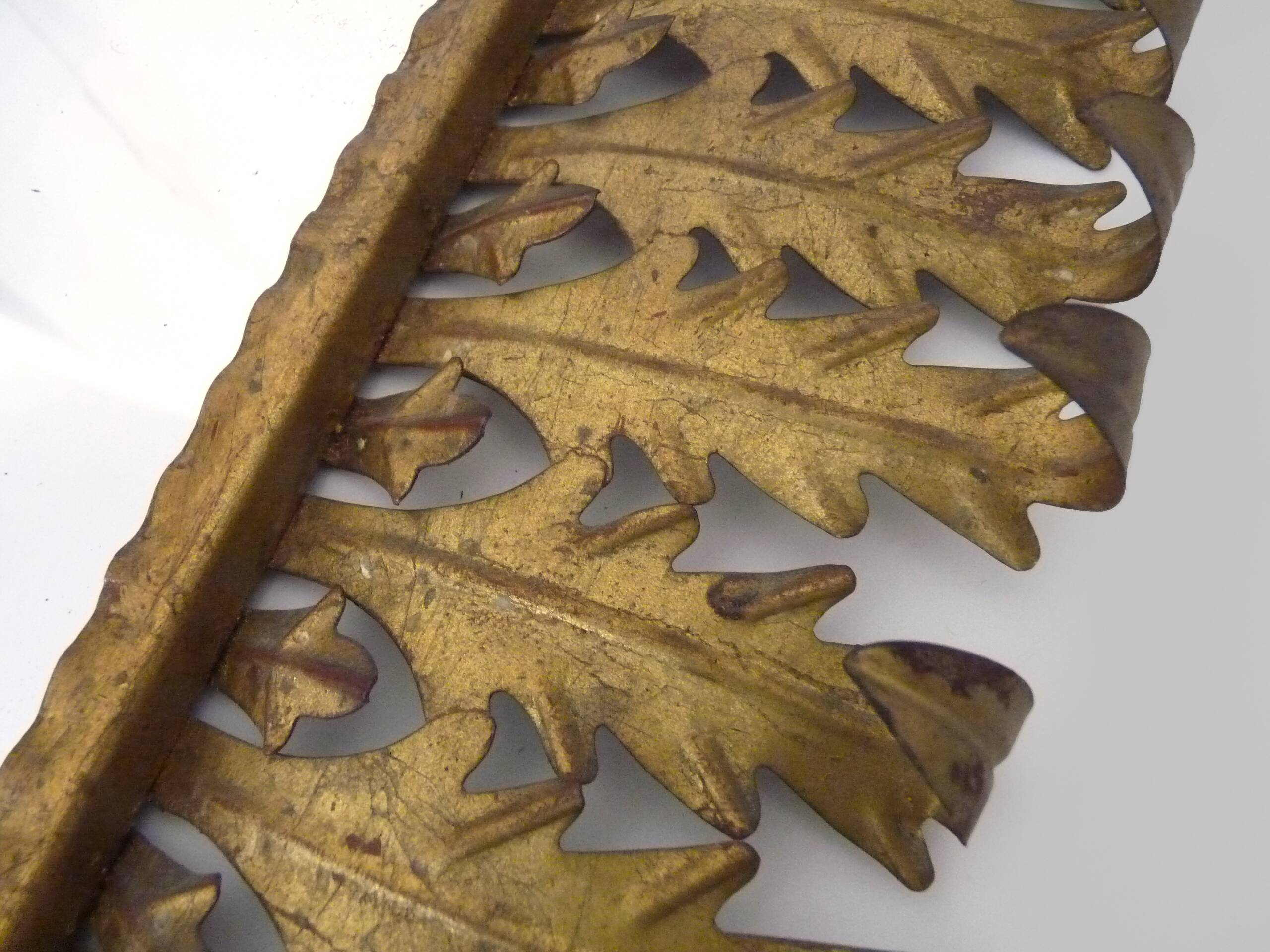 Old rectangular oak leaf mirror in gilded metal Spain 60 70