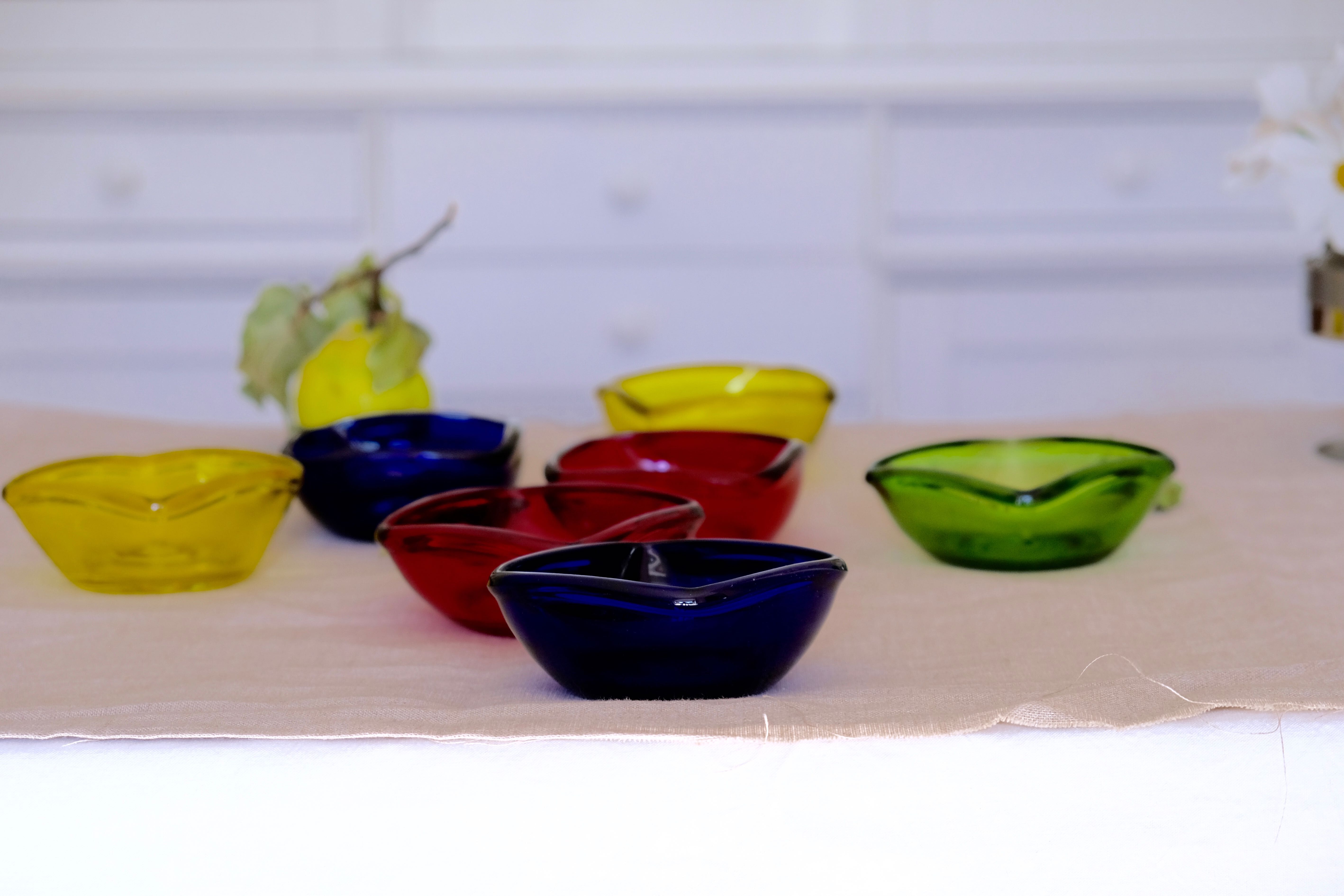 7 cups in colored glass Italy 50s