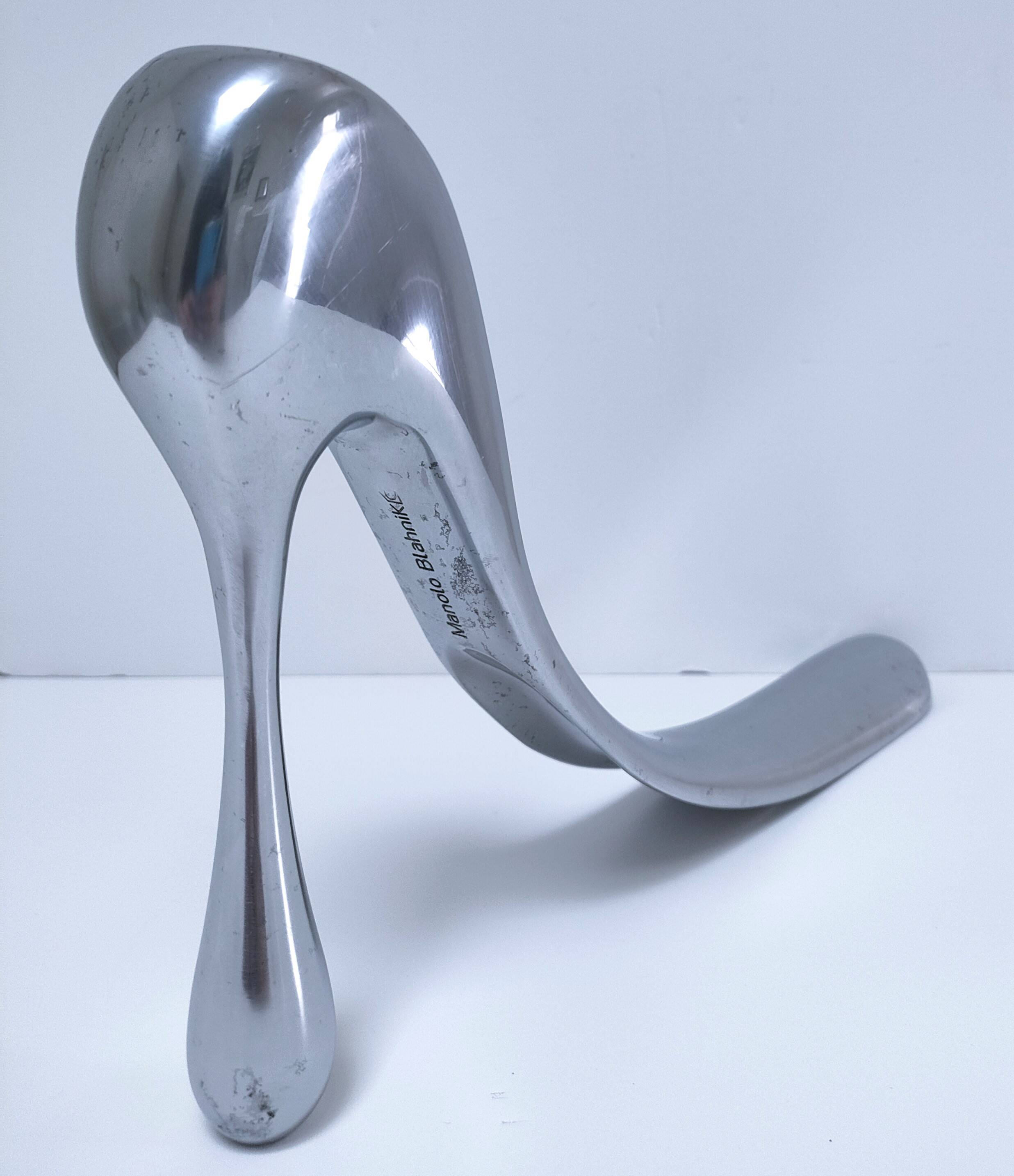 Manolo Blahnik cast aluminum shoehorn 2004 for Habitat | Selency