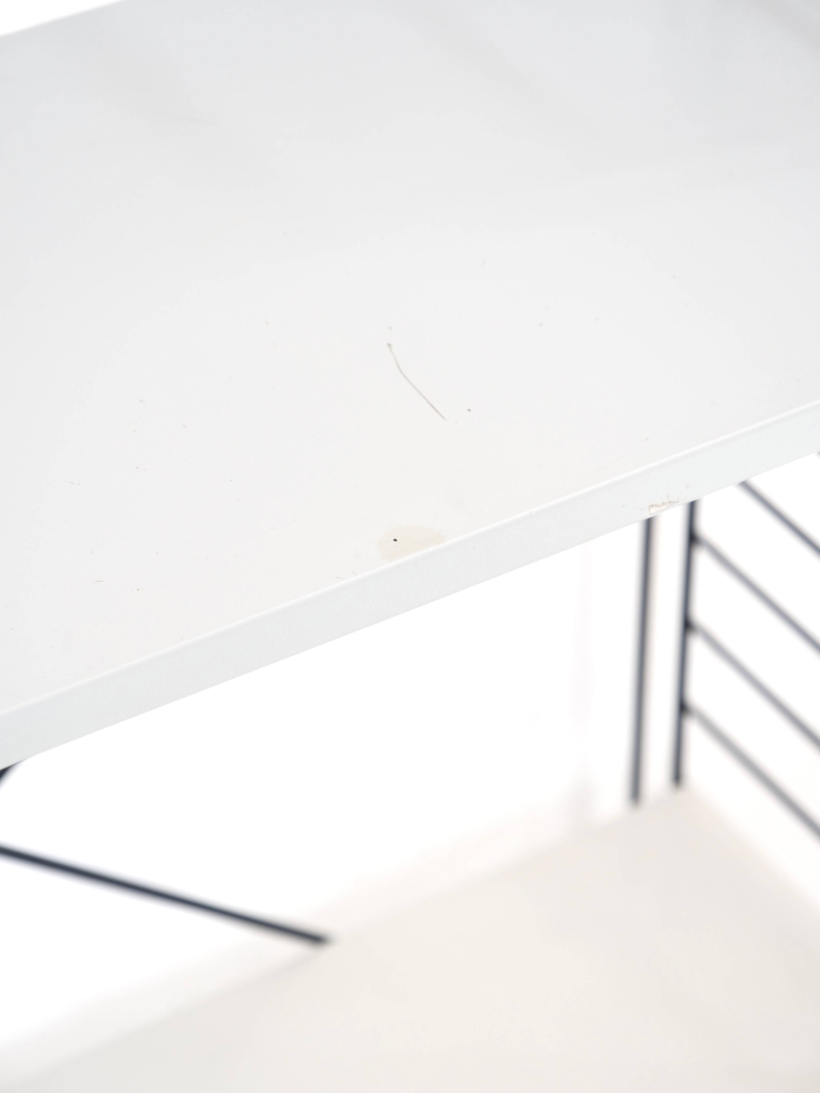 Tomado floor shelf in shades of gray