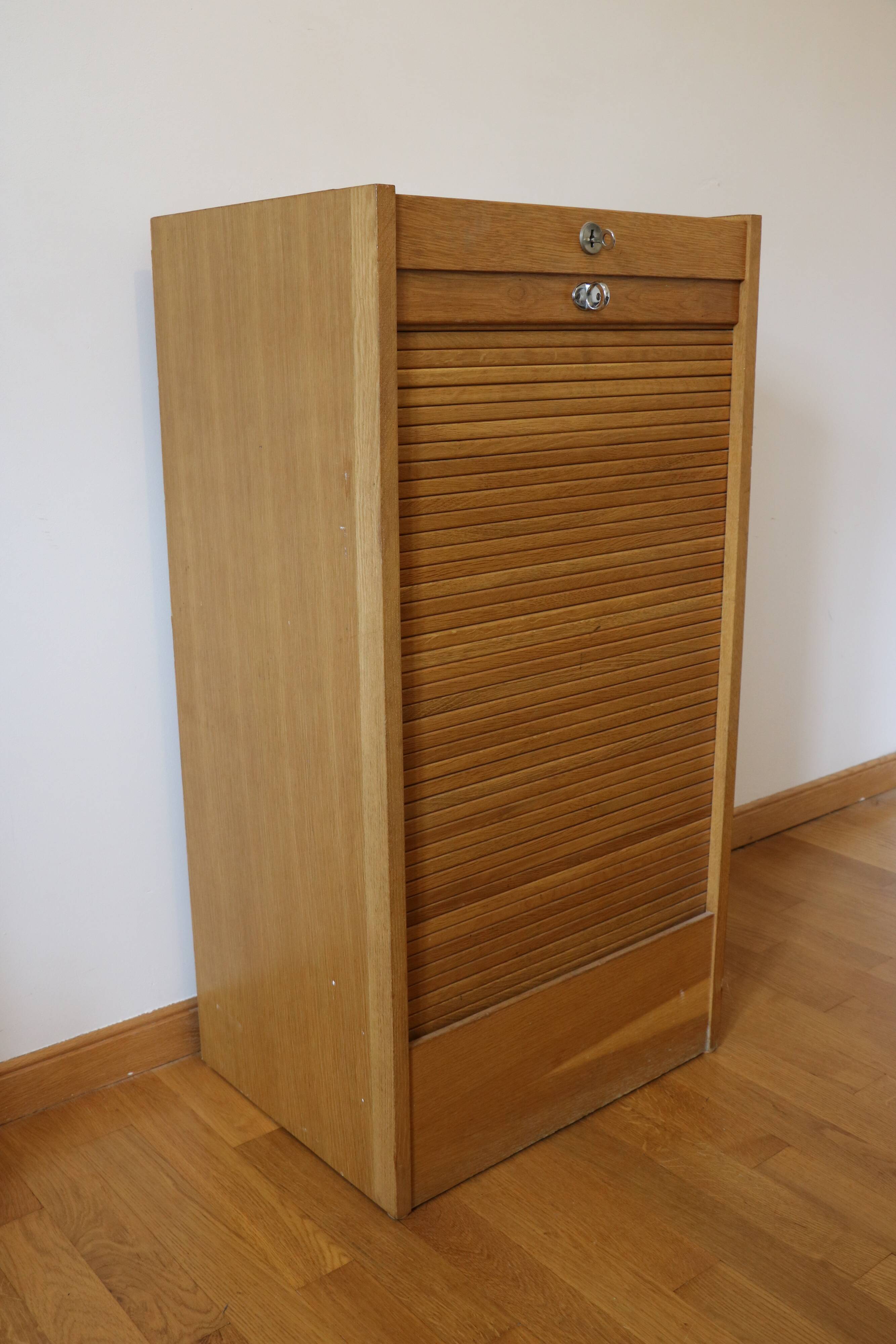 Filing cabinet with curtain