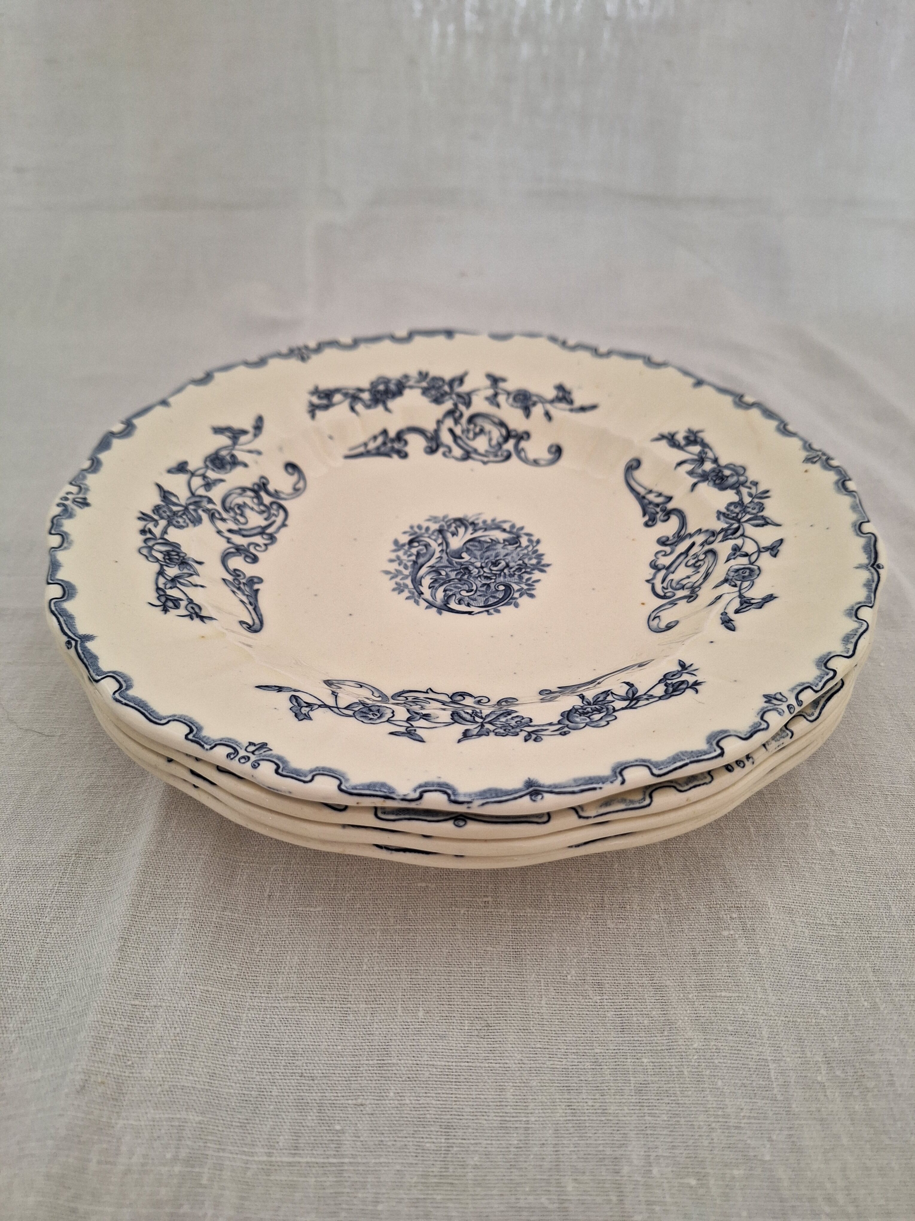 Vintage hollow plates HC Moscow