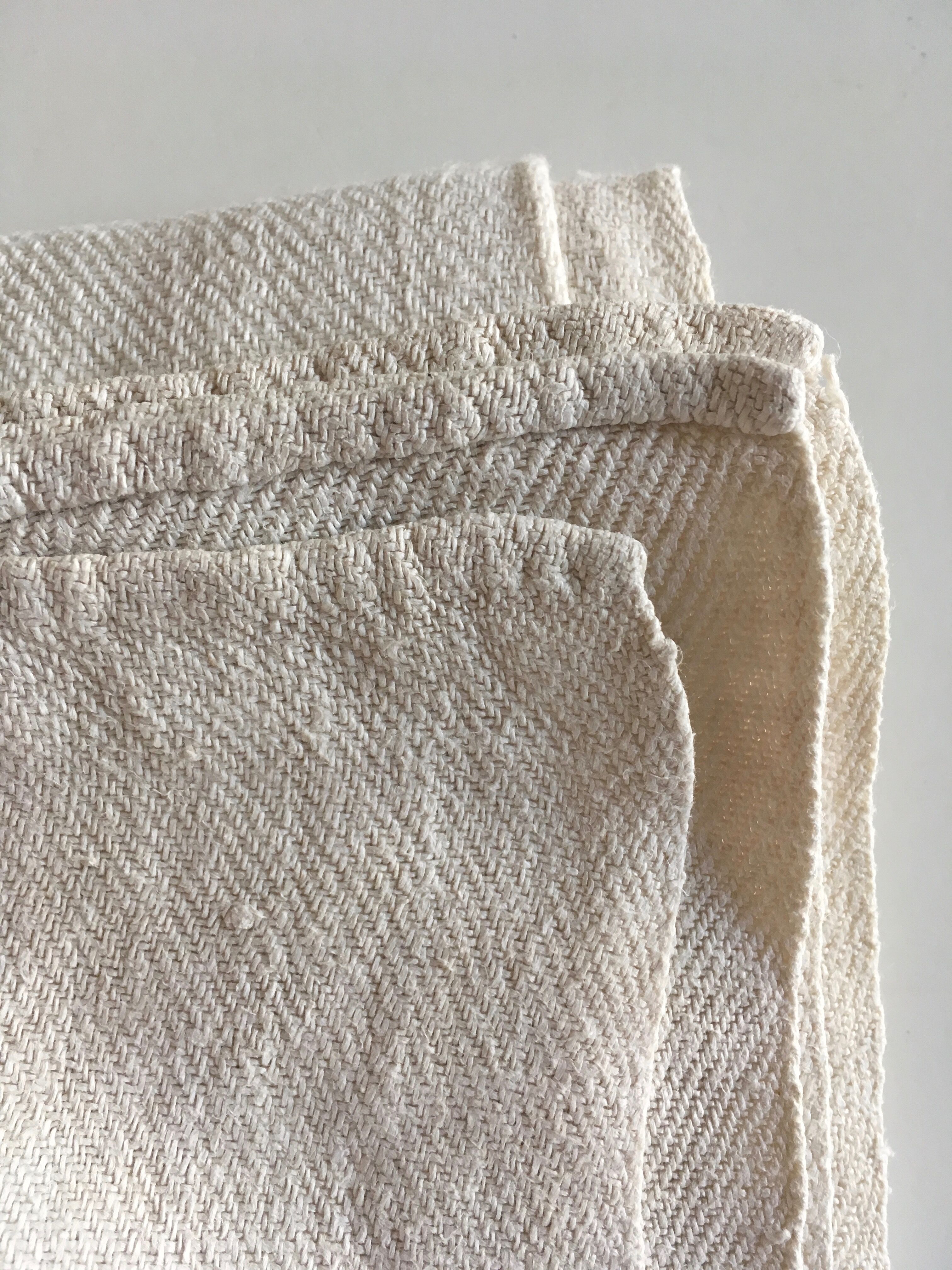 Tablecloth in heavy linen canvas 19e 140cm