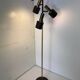 Lampadaire vintage moderniste marron et laiton à 3 spots, années 1960