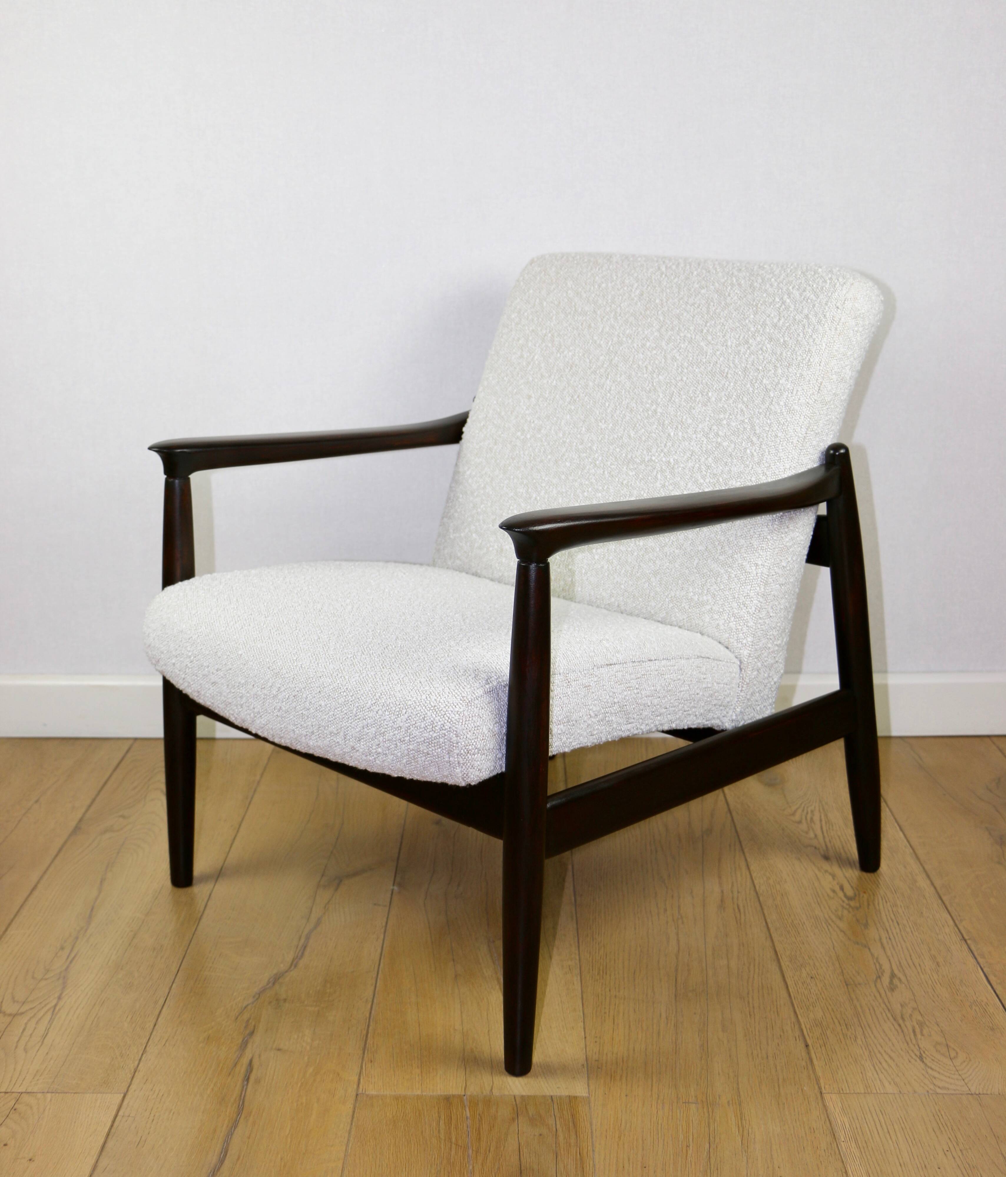 Fauteuil GFM-64 marron foncé en bouclé ivoire blanc attribué à Edmund Homa, années 1970