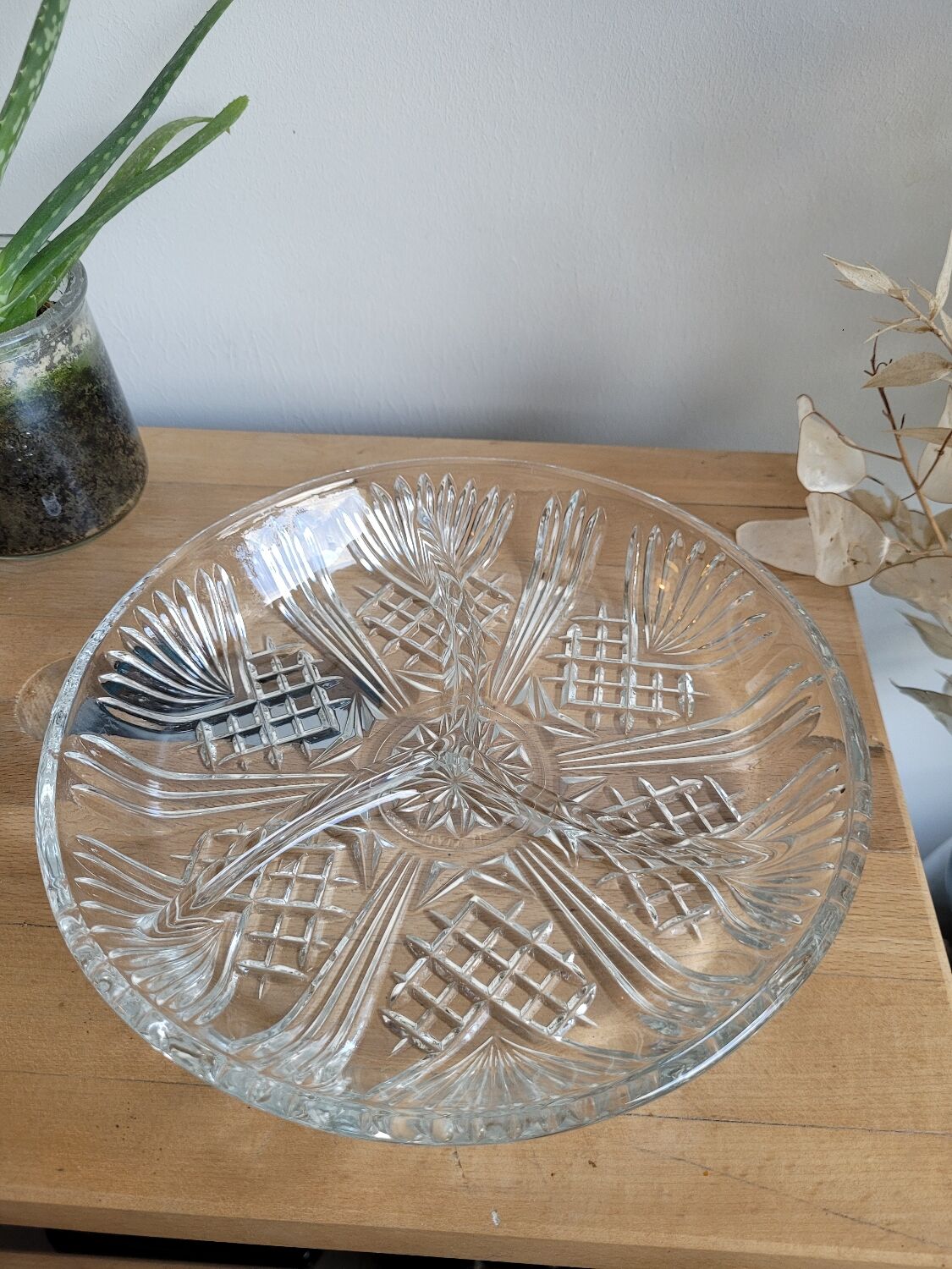 Chiseled glass serving dish