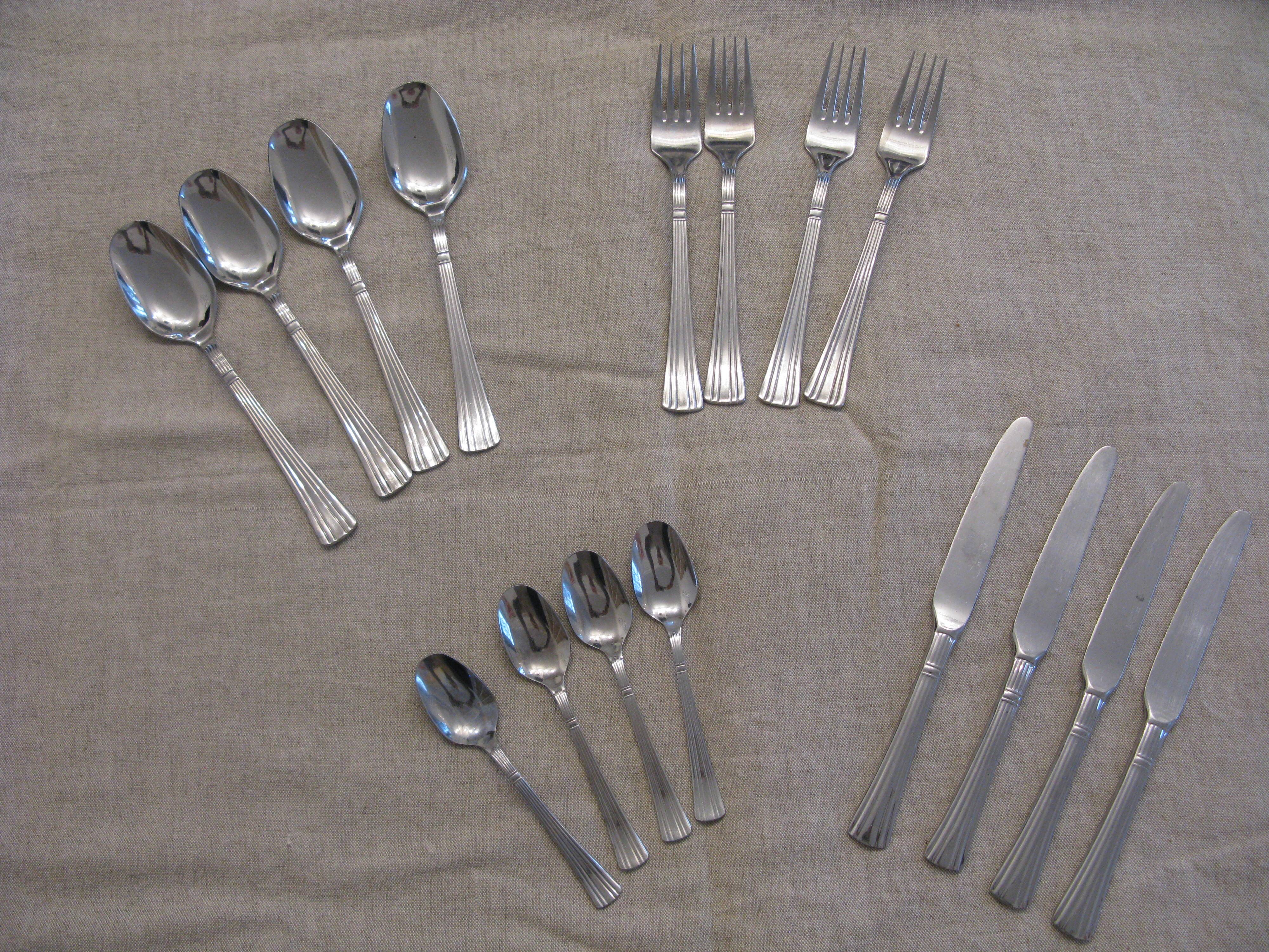 set of 16 cutlery
