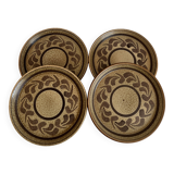 4 stoneware plates